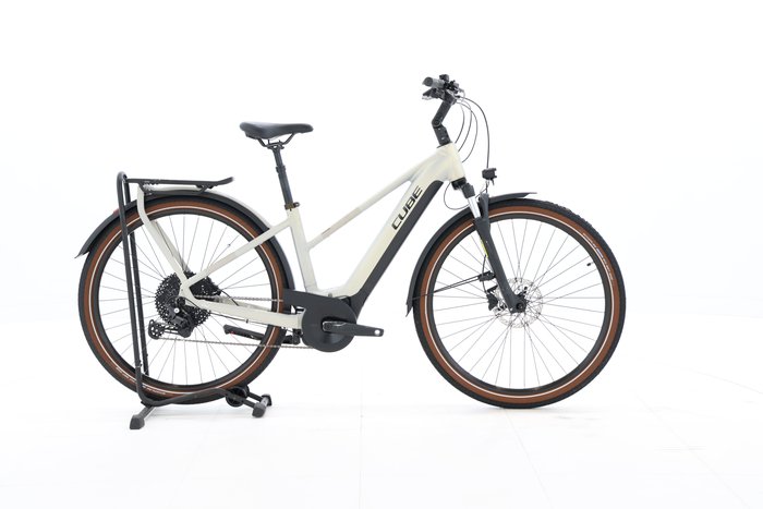 Cube Touring Hybrid Pro 625 2023