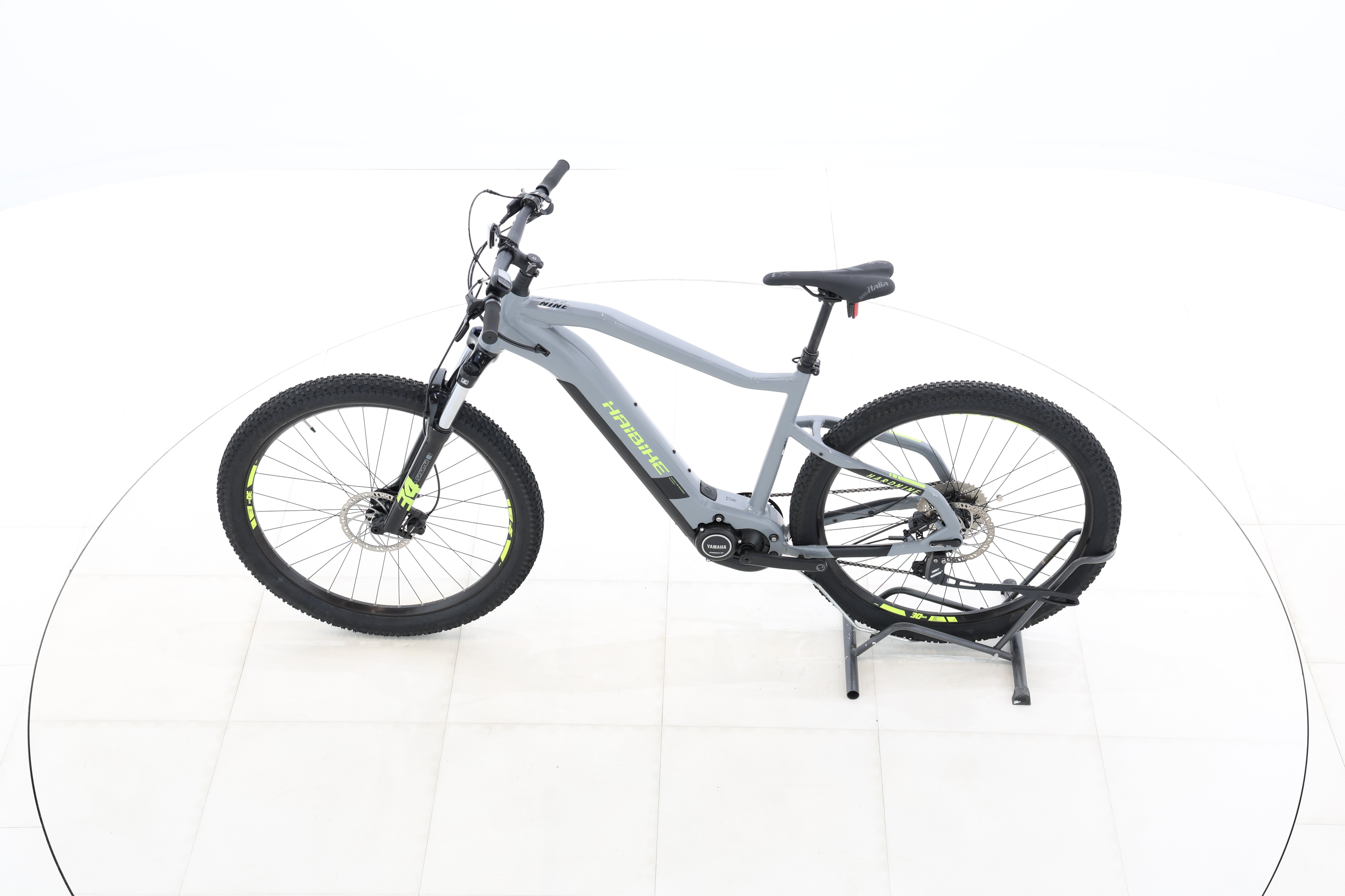 305c18e1-6928-45c9-b48f-836ea2475b10