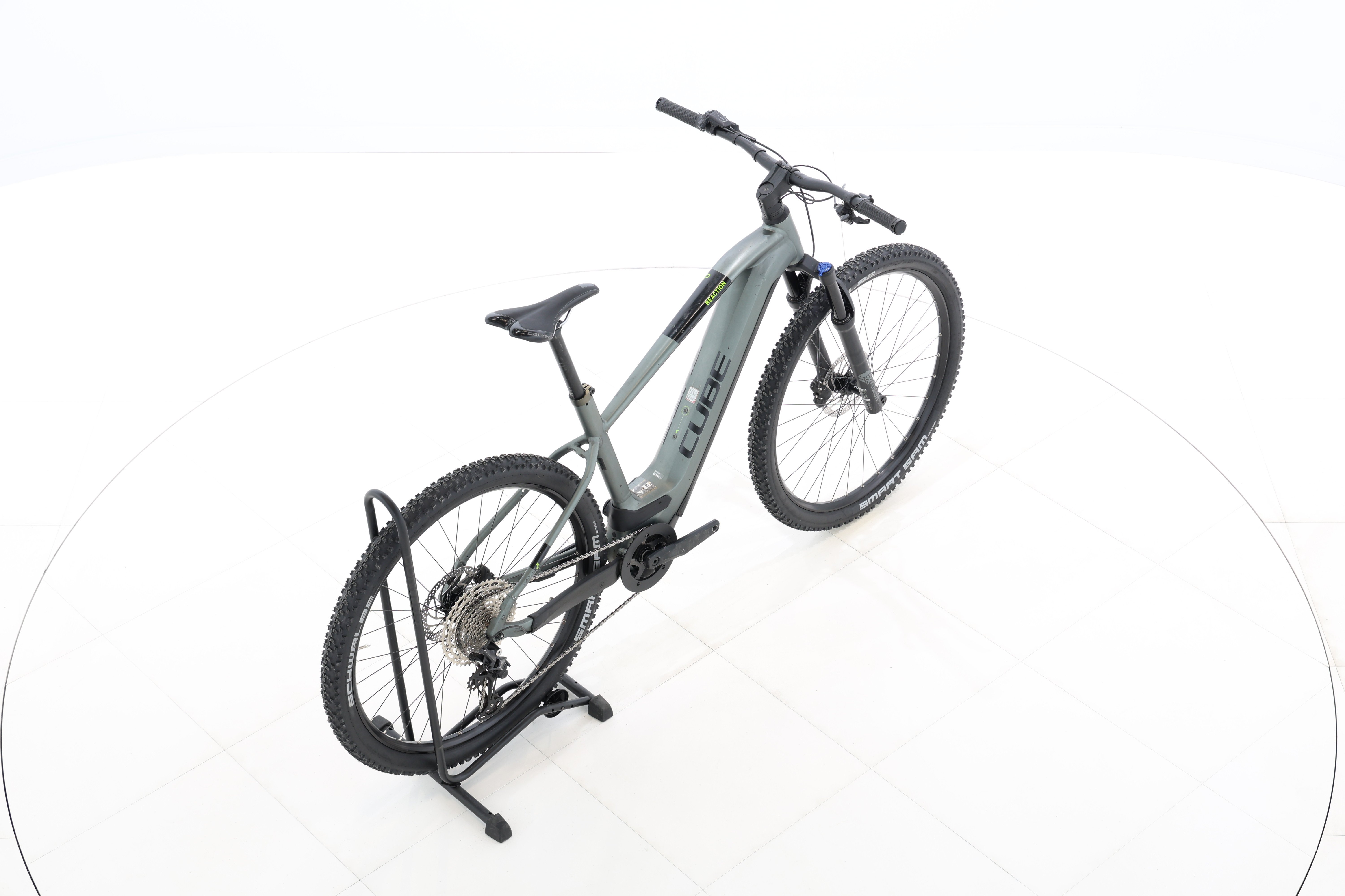 68304751-4b98-4903-b2ff-840e5a8e8999