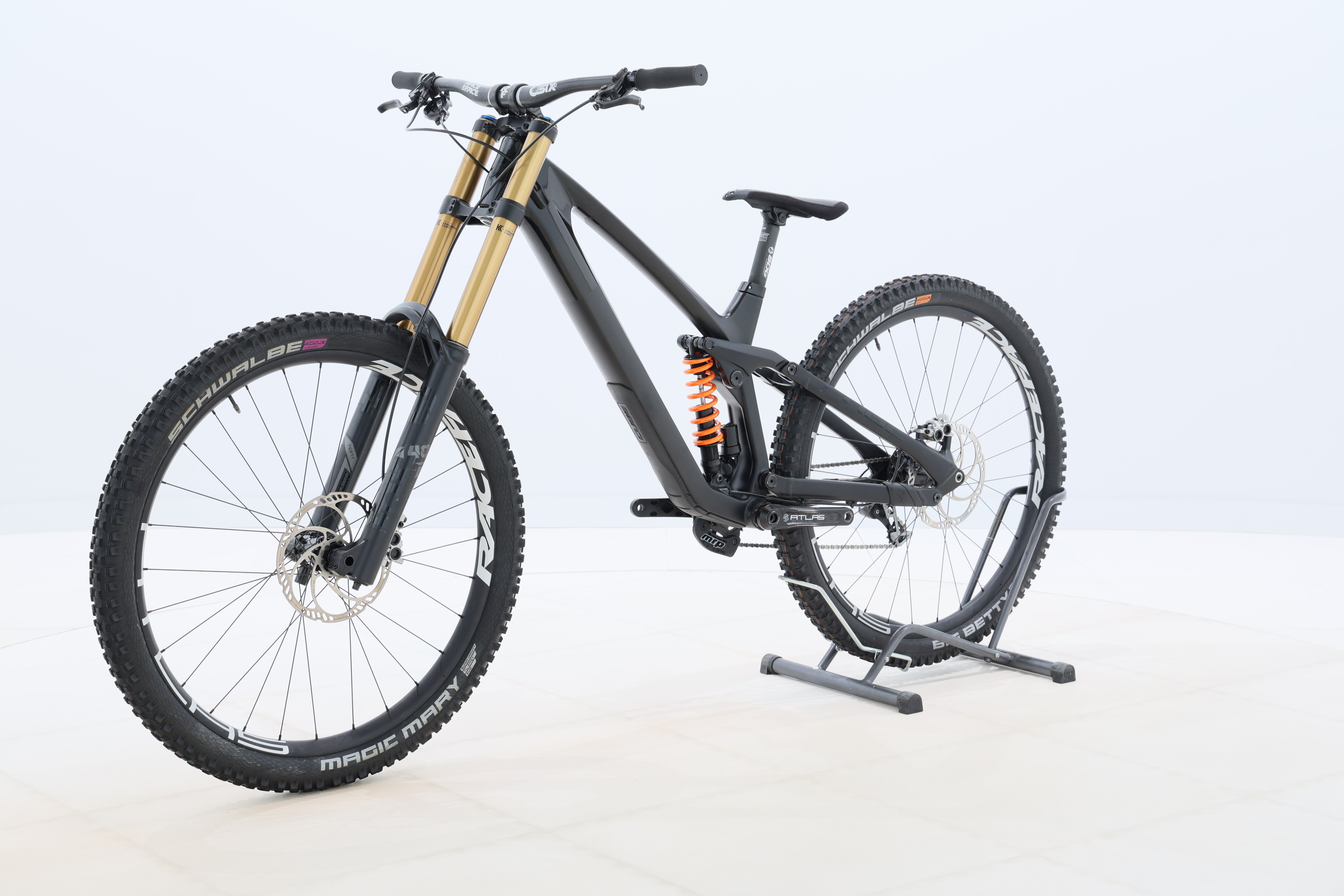 b2f97cfd-7312-45b6-b835-fb643d0e2d08