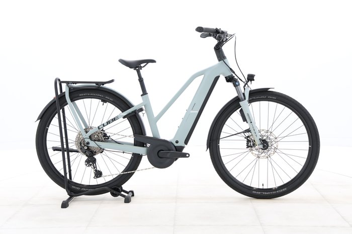 Cube KATHMANDU HYBRID EX 800 2025
