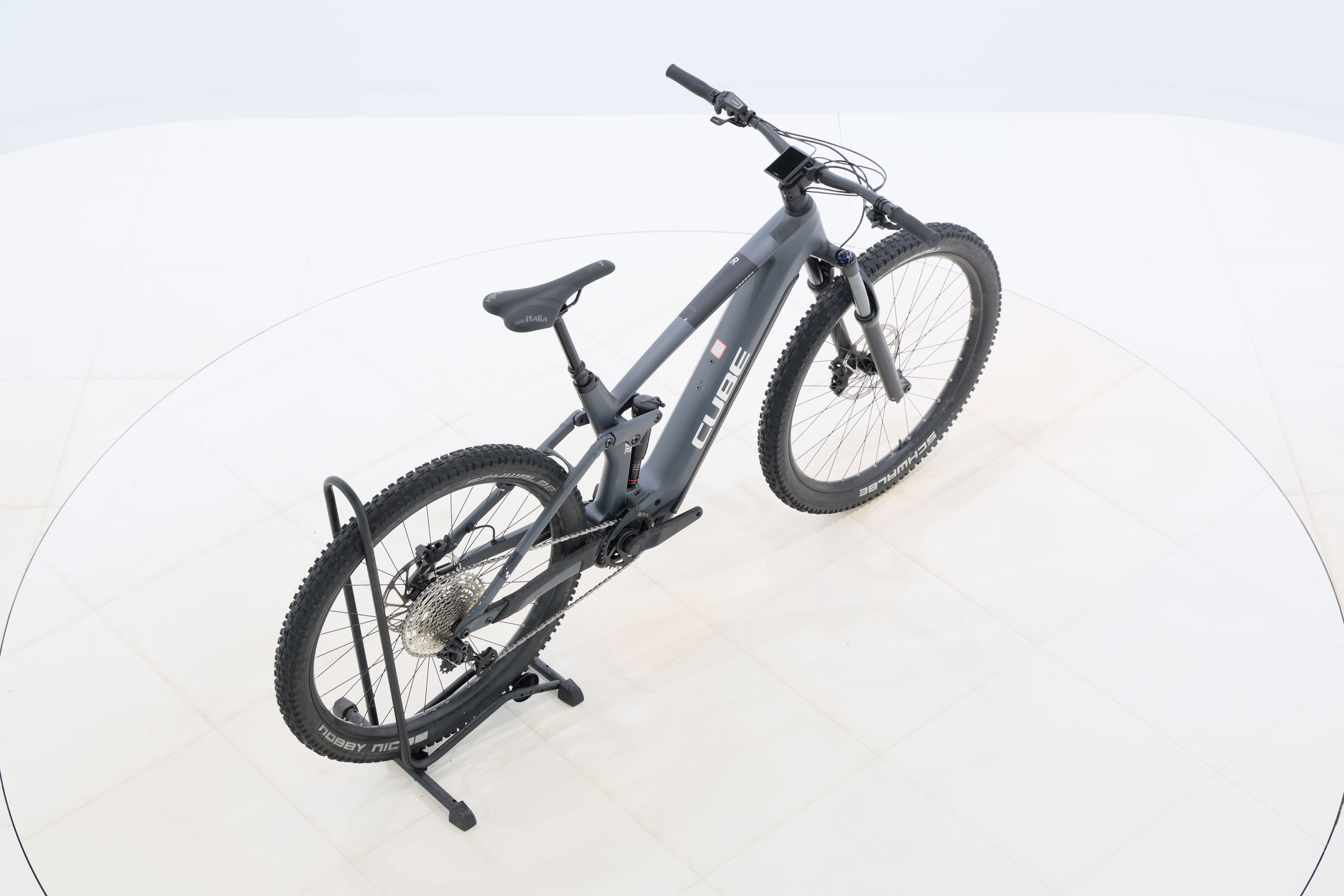 dbeb8a7d-225a-4ce7-bafe-75a12fd7c95b