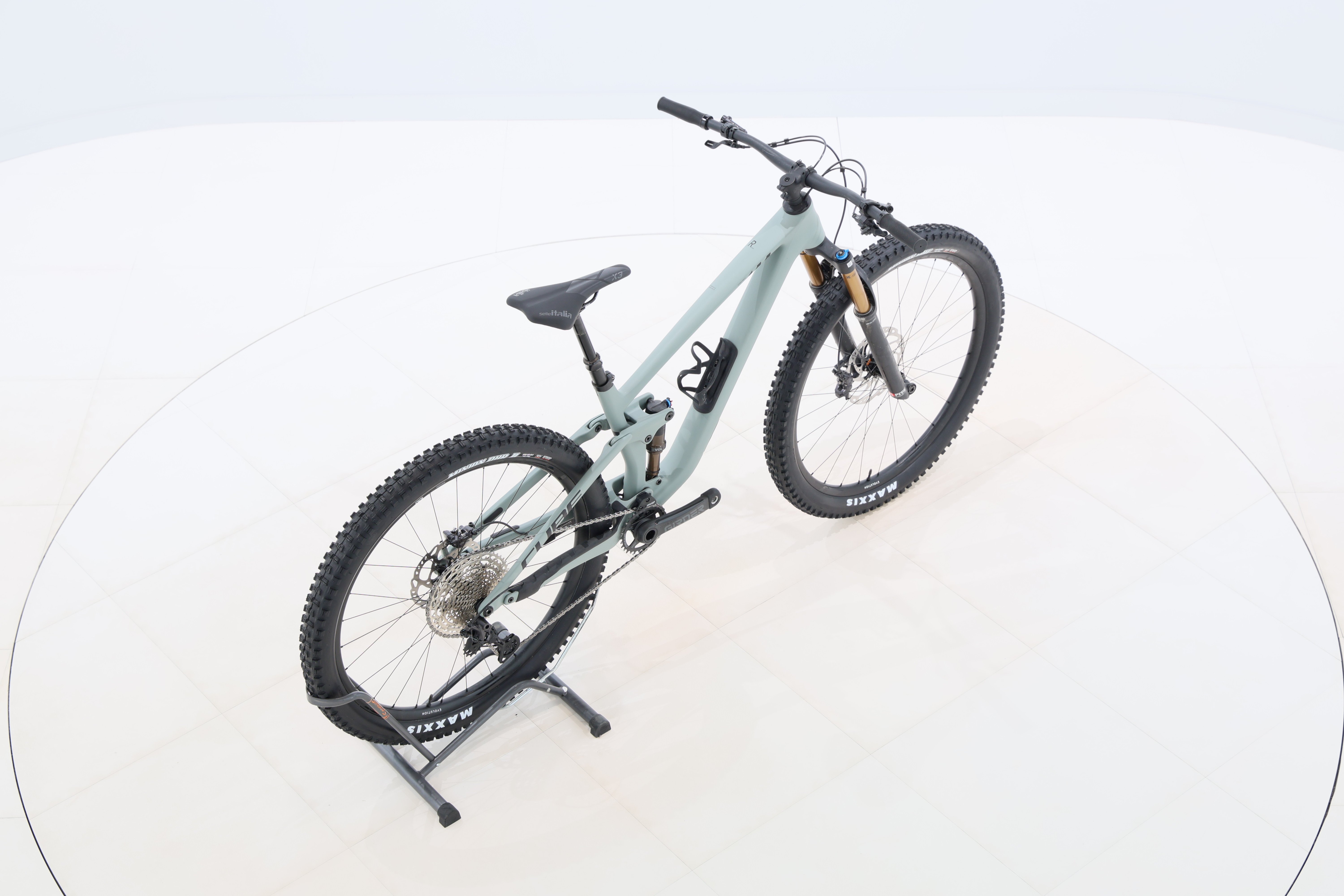 1d8453d6-1a23-4ce2-96ae-001a2a9ce8d9