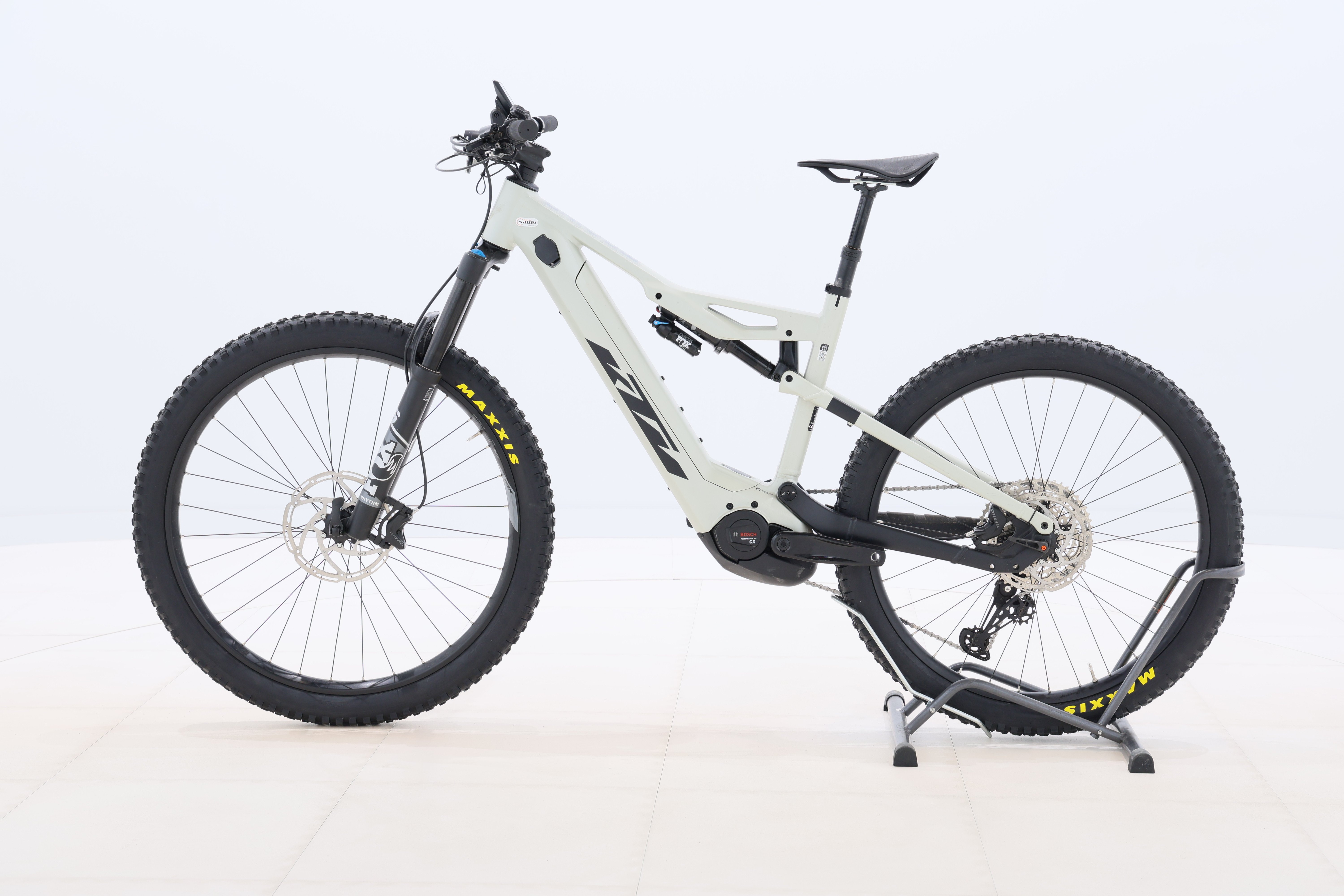 d90e9978-cec7-42b2-b172-d15867917ffa