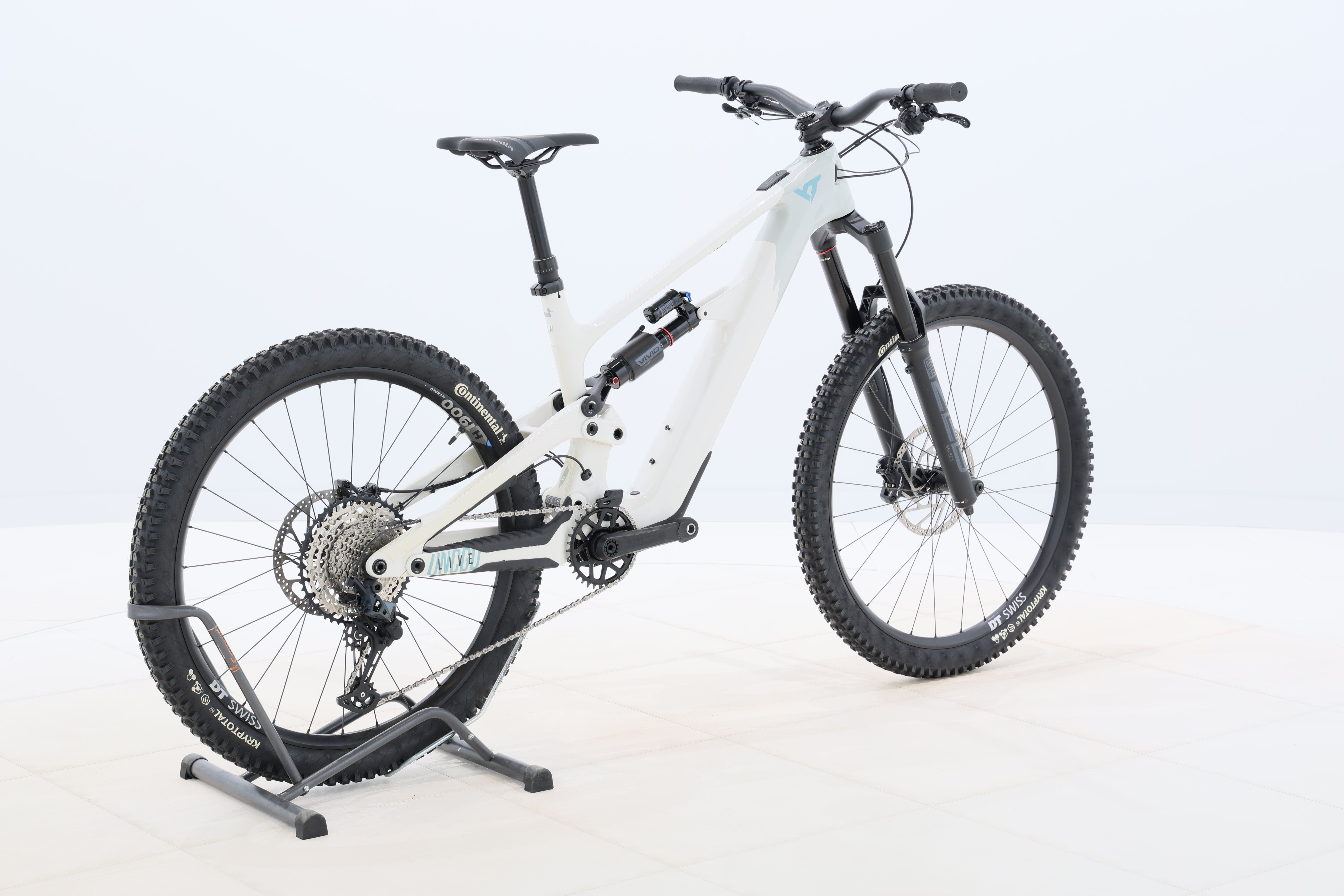 c1e8e386-ebf9-40f9-b994-0b6834216cb8