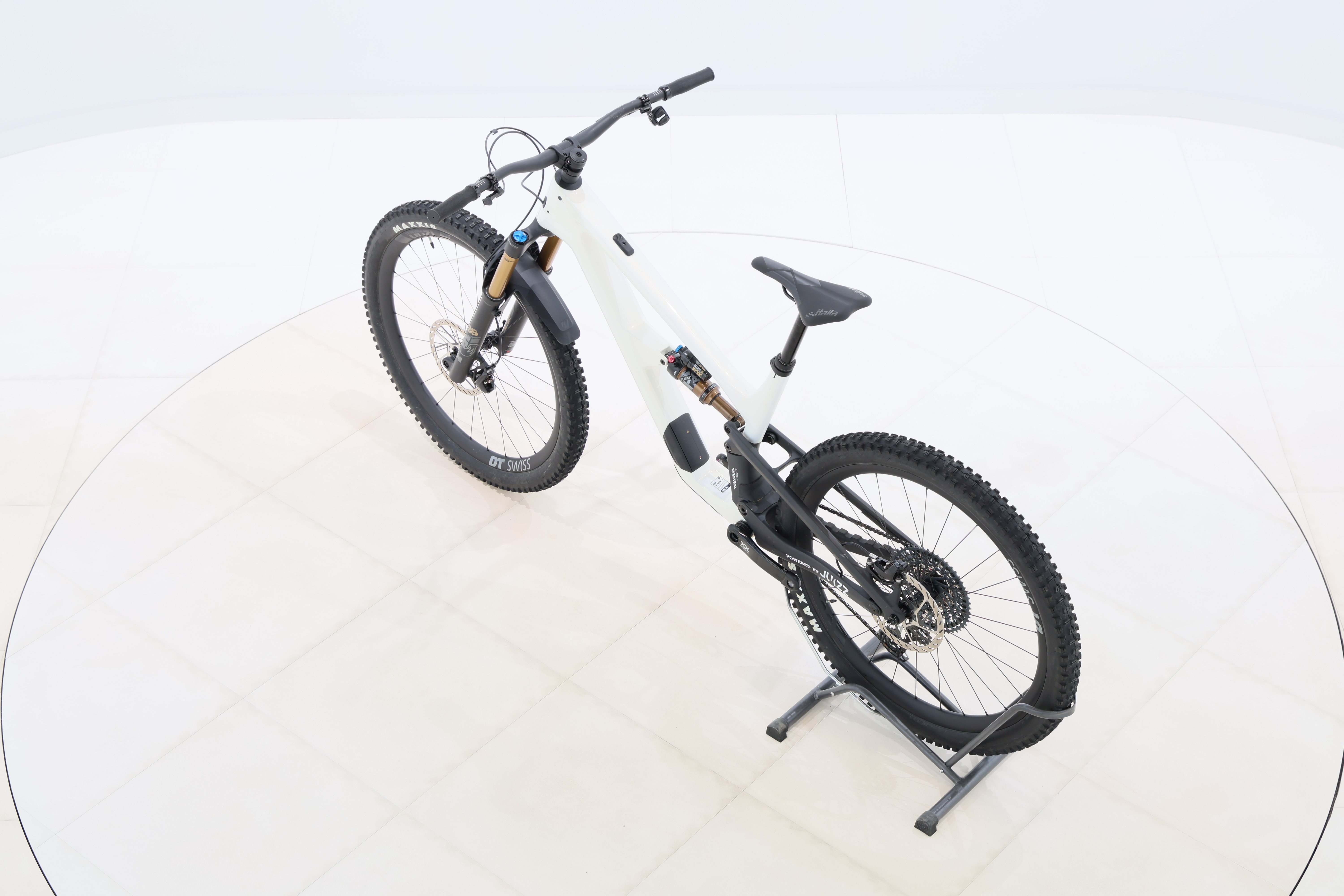 a83d1dd9-0782-444e-b3be-fcb45b73e485