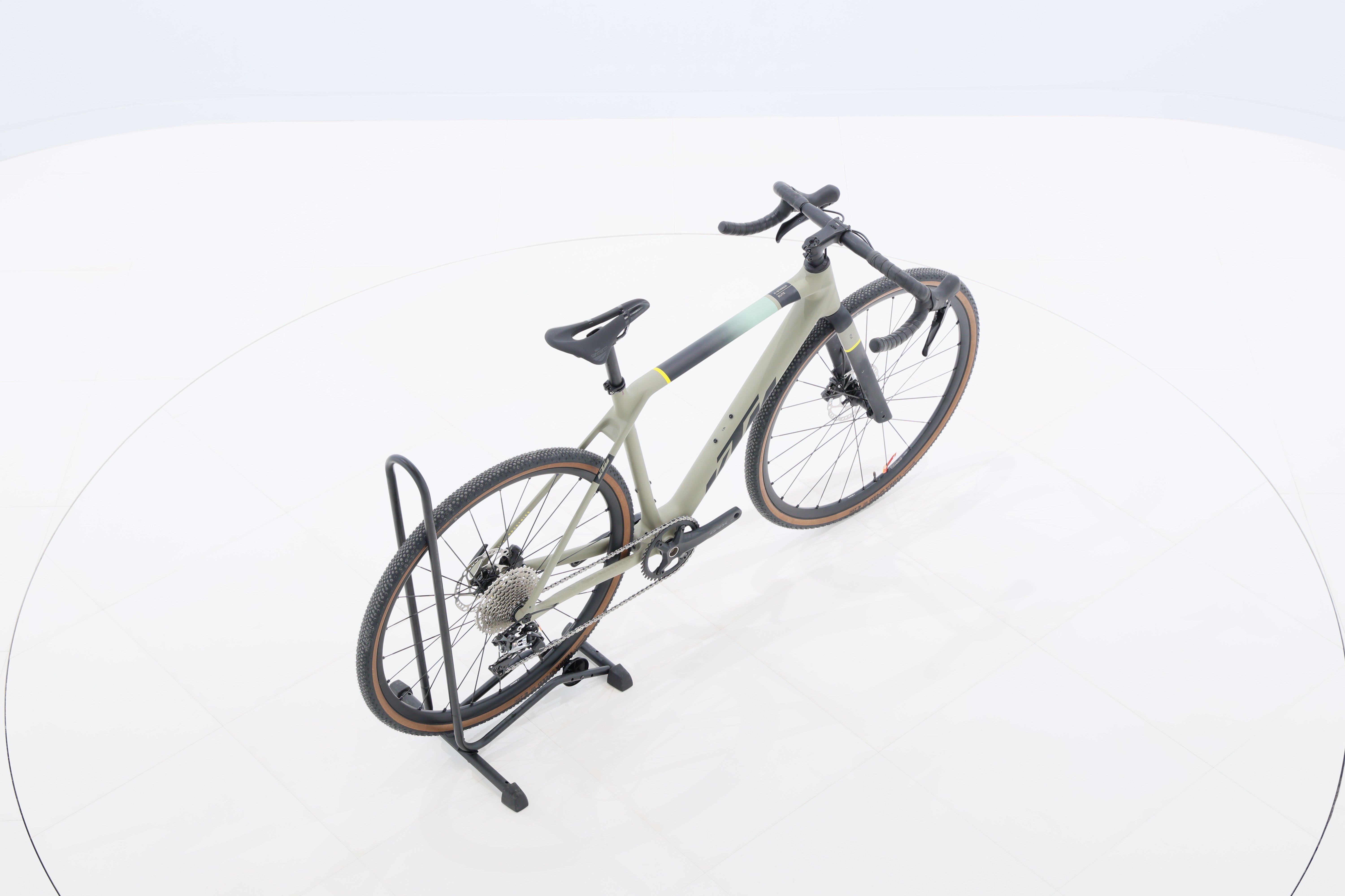 f18ee320-3235-42b3-a361-d5e25ad7a274