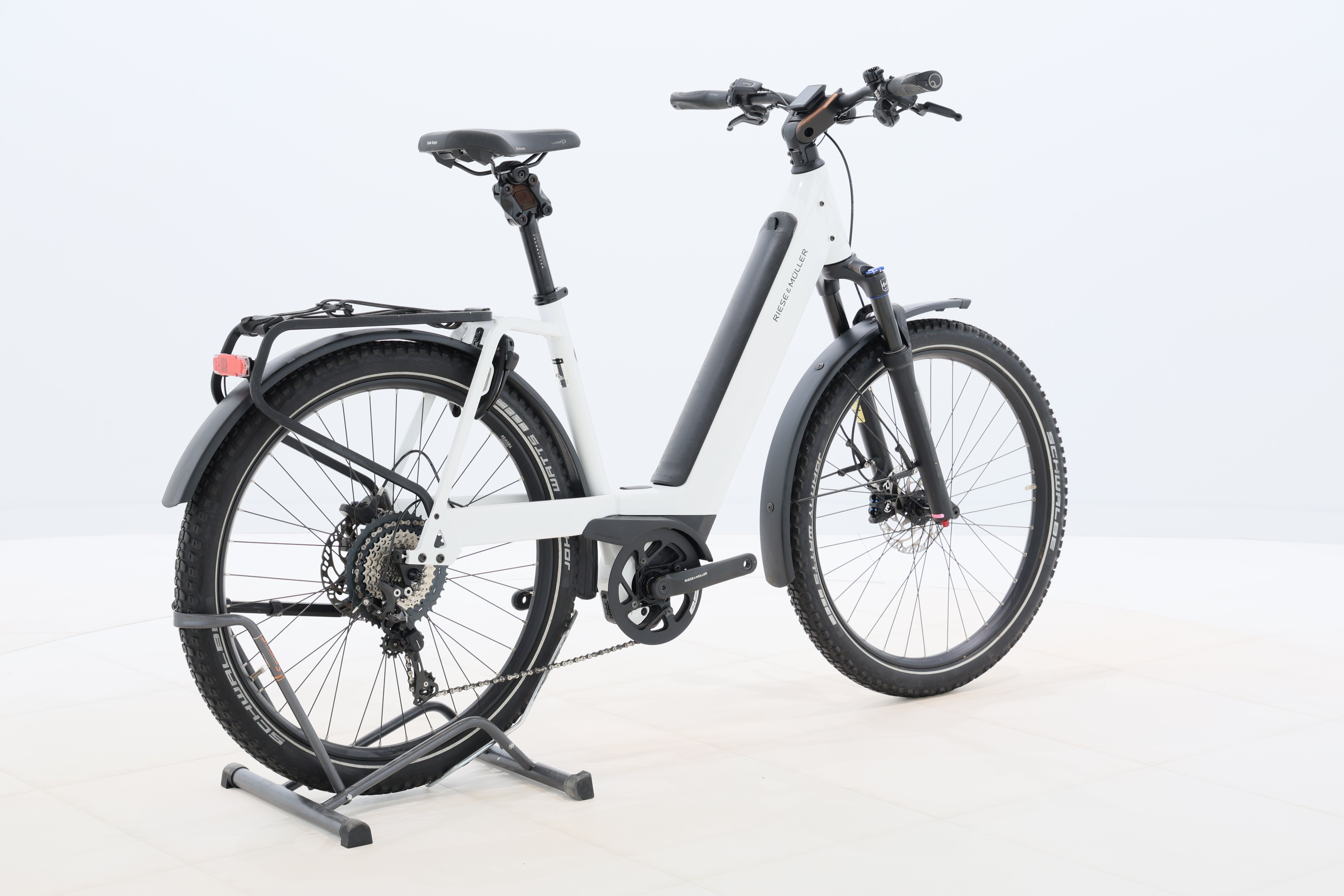 d69714e1-9b0a-4144-a1cf-59ffe7f96a0b