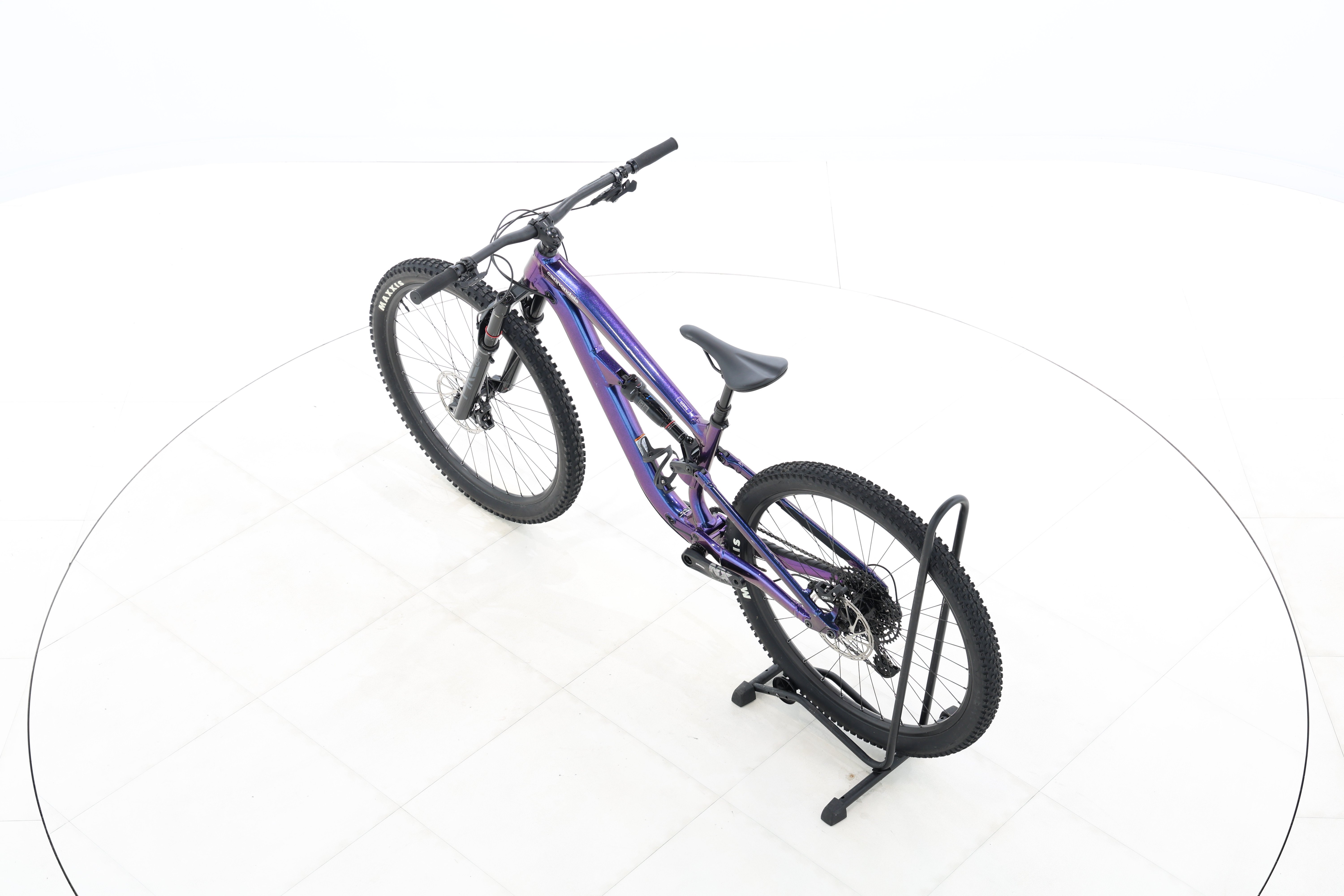 990c6a6a-949b-49fa-90c1-216859aec093