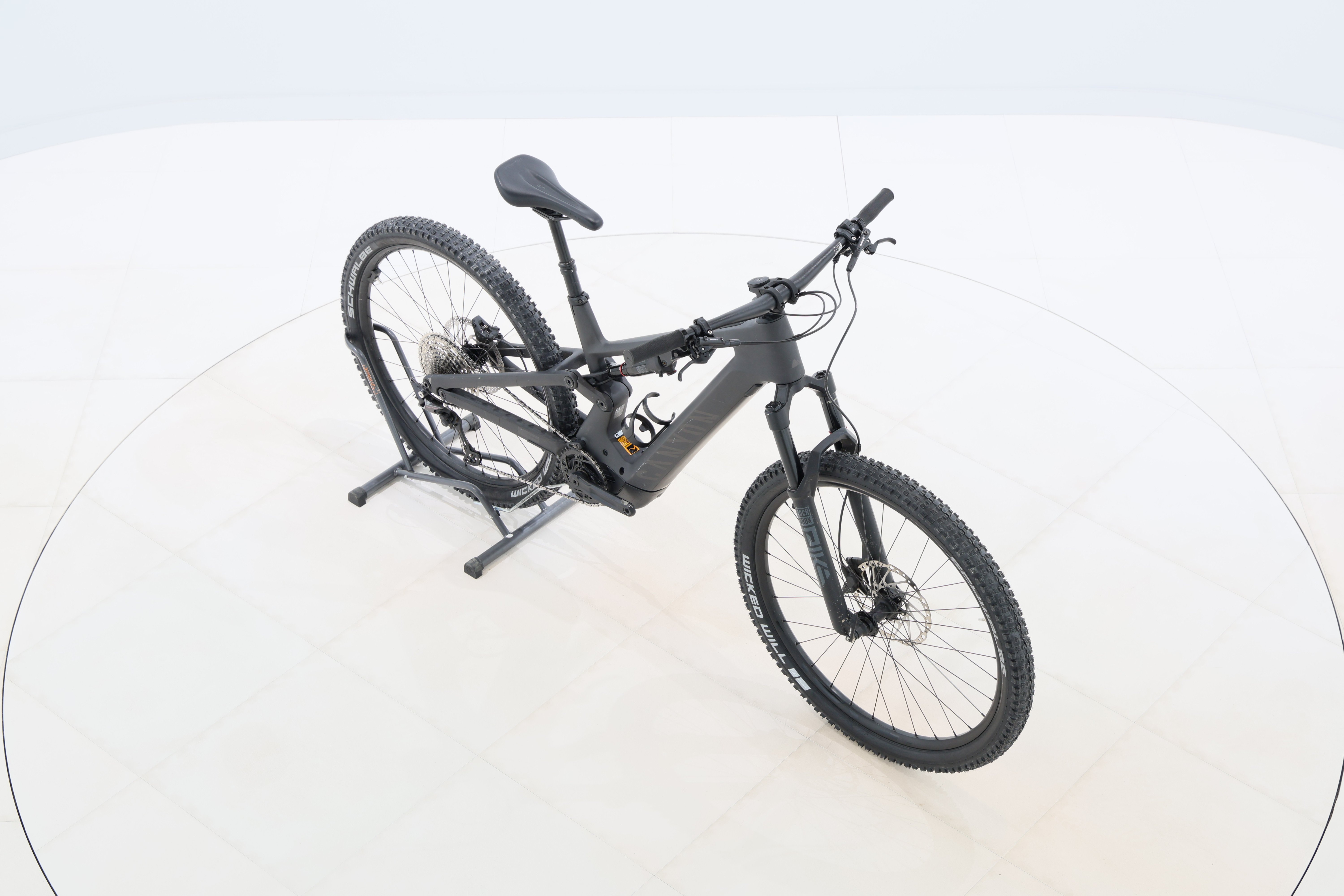 028a678c-d0ee-46f6-8099-7a390f2b055c