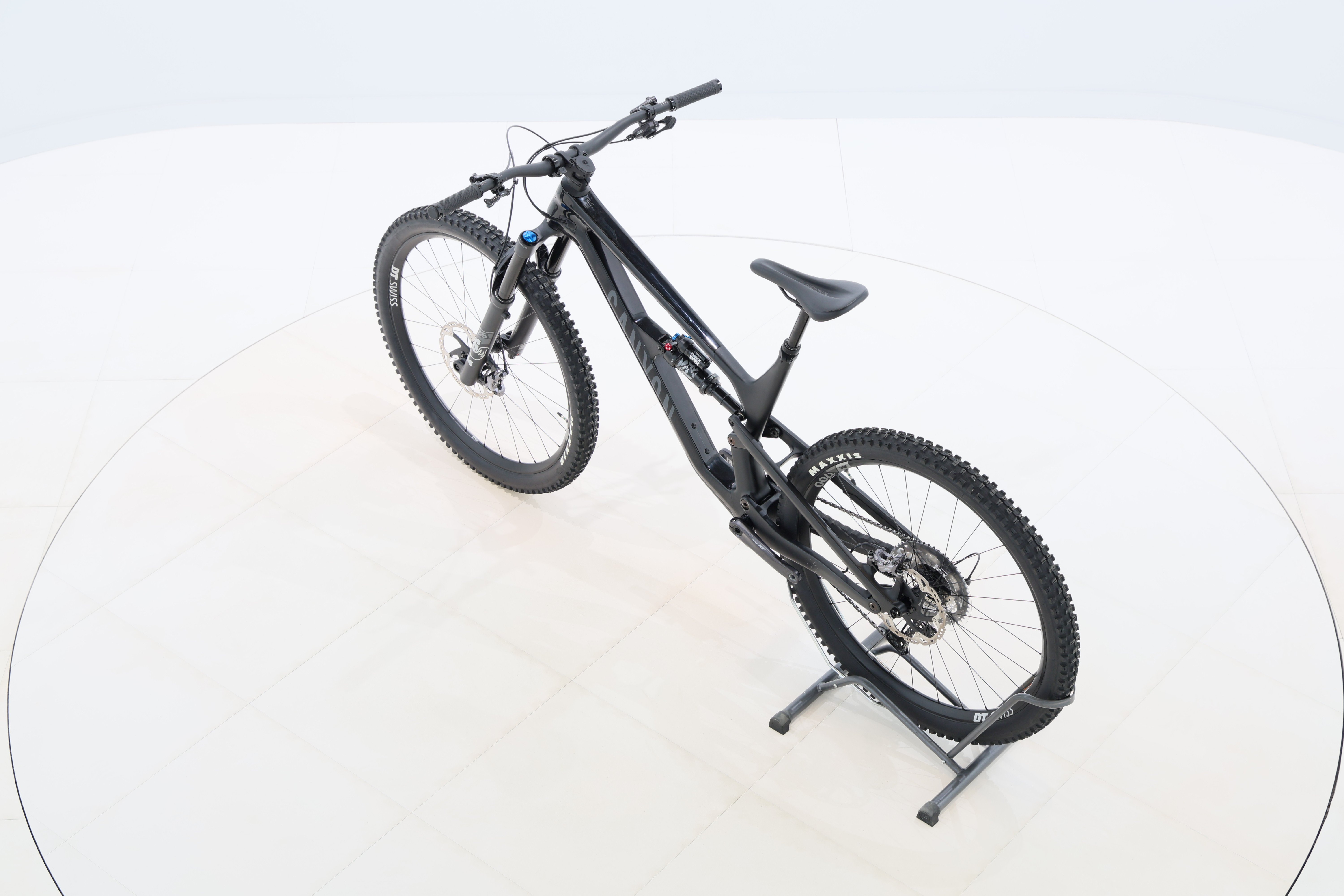 dc837dbe-c2b7-42fe-9c90-2b776f0f0a3f