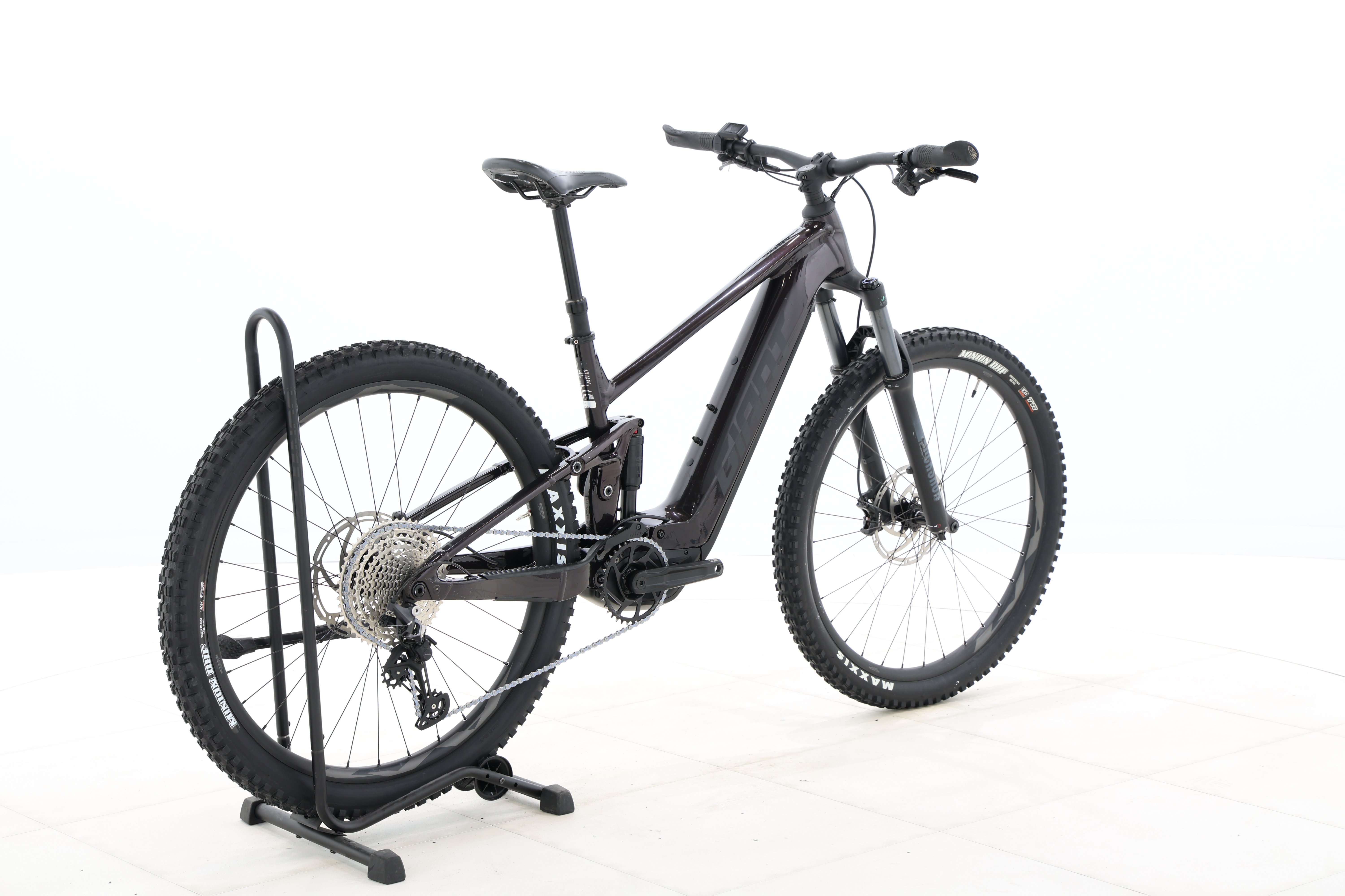 d9874fa9-cba4-4c0d-aef8-071bb6922414