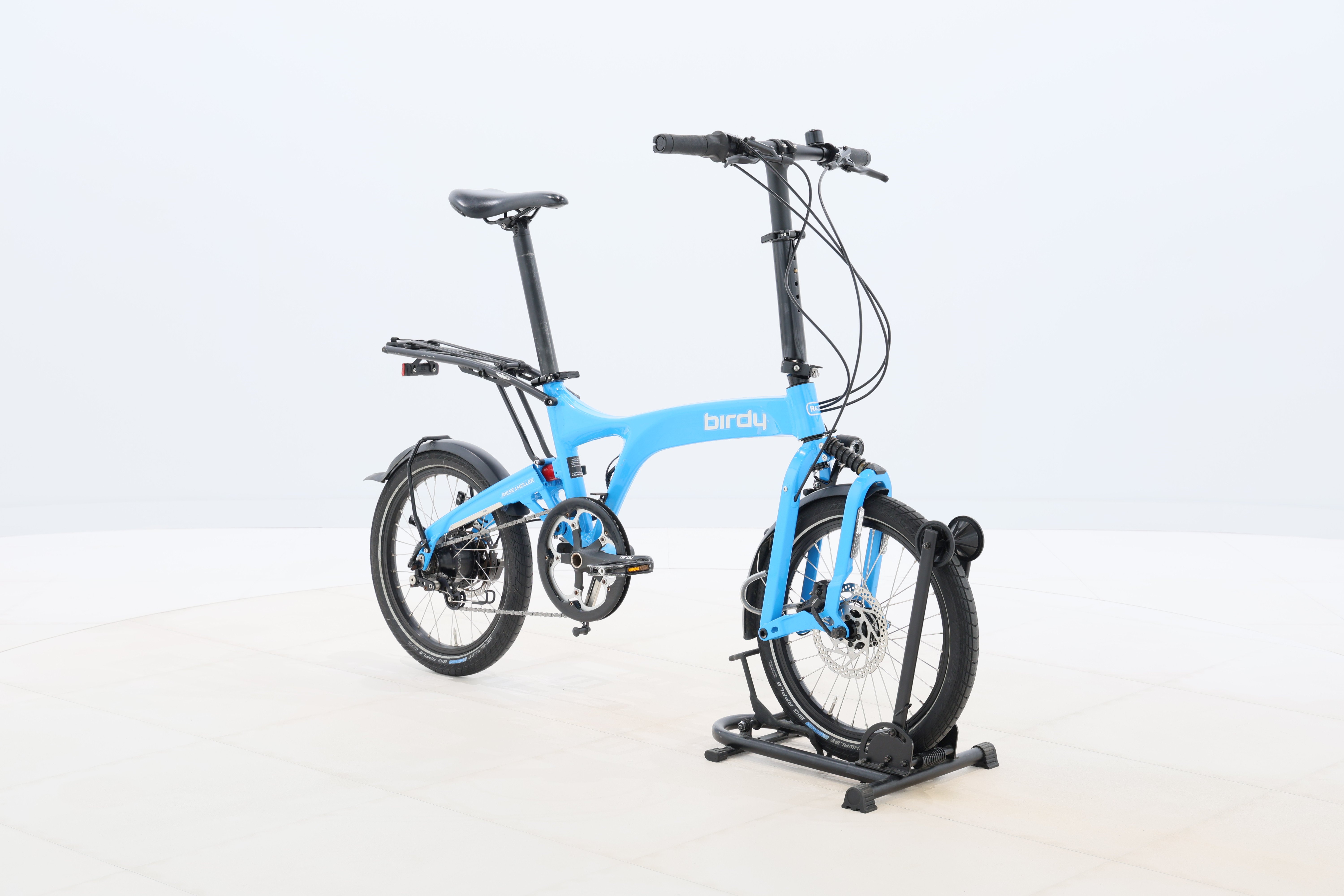 b0b4e3d0-2bb8-4893-8851-6eb84390b7c1