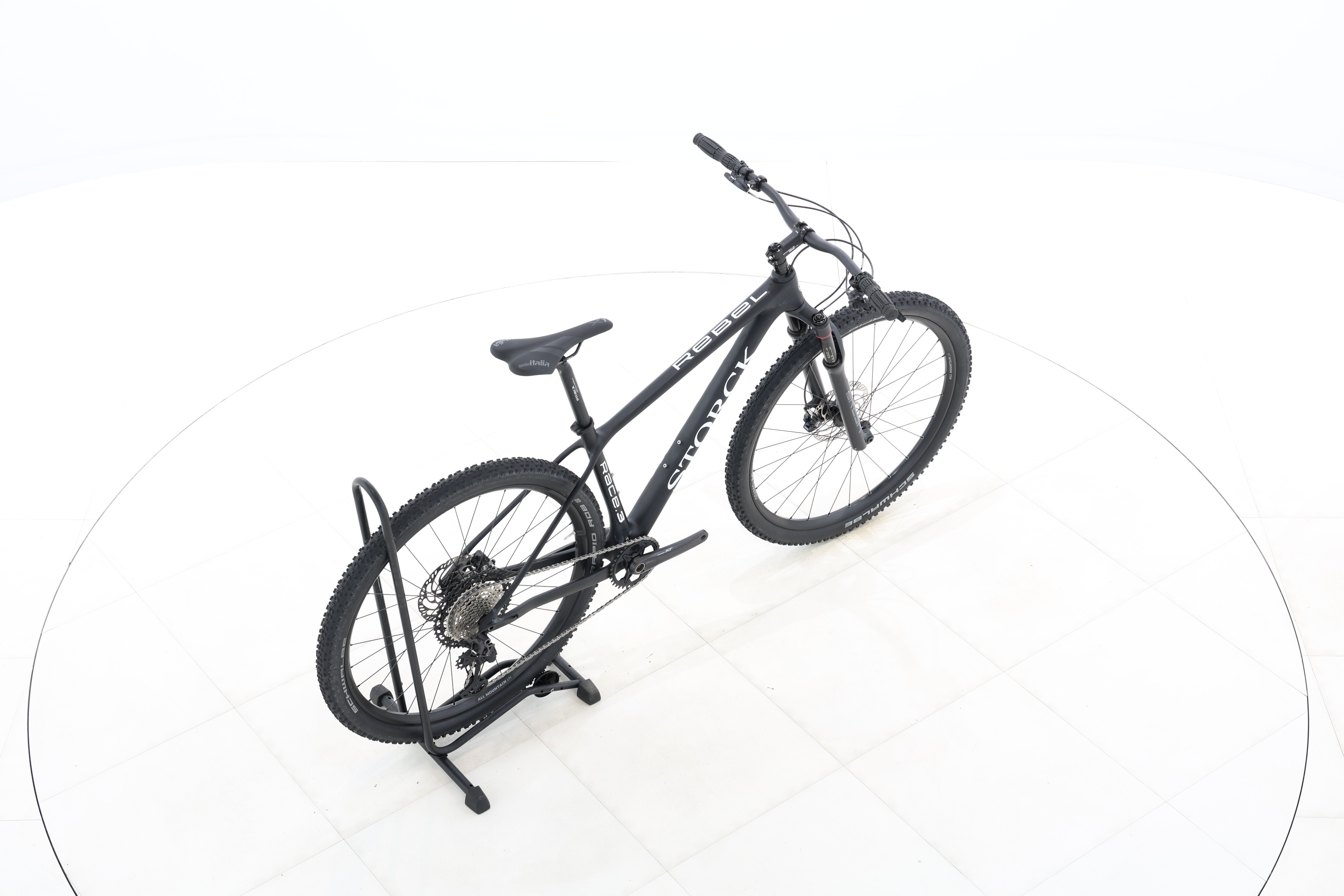 d18e8d93-40dd-4661-8382-caa751ad87b4