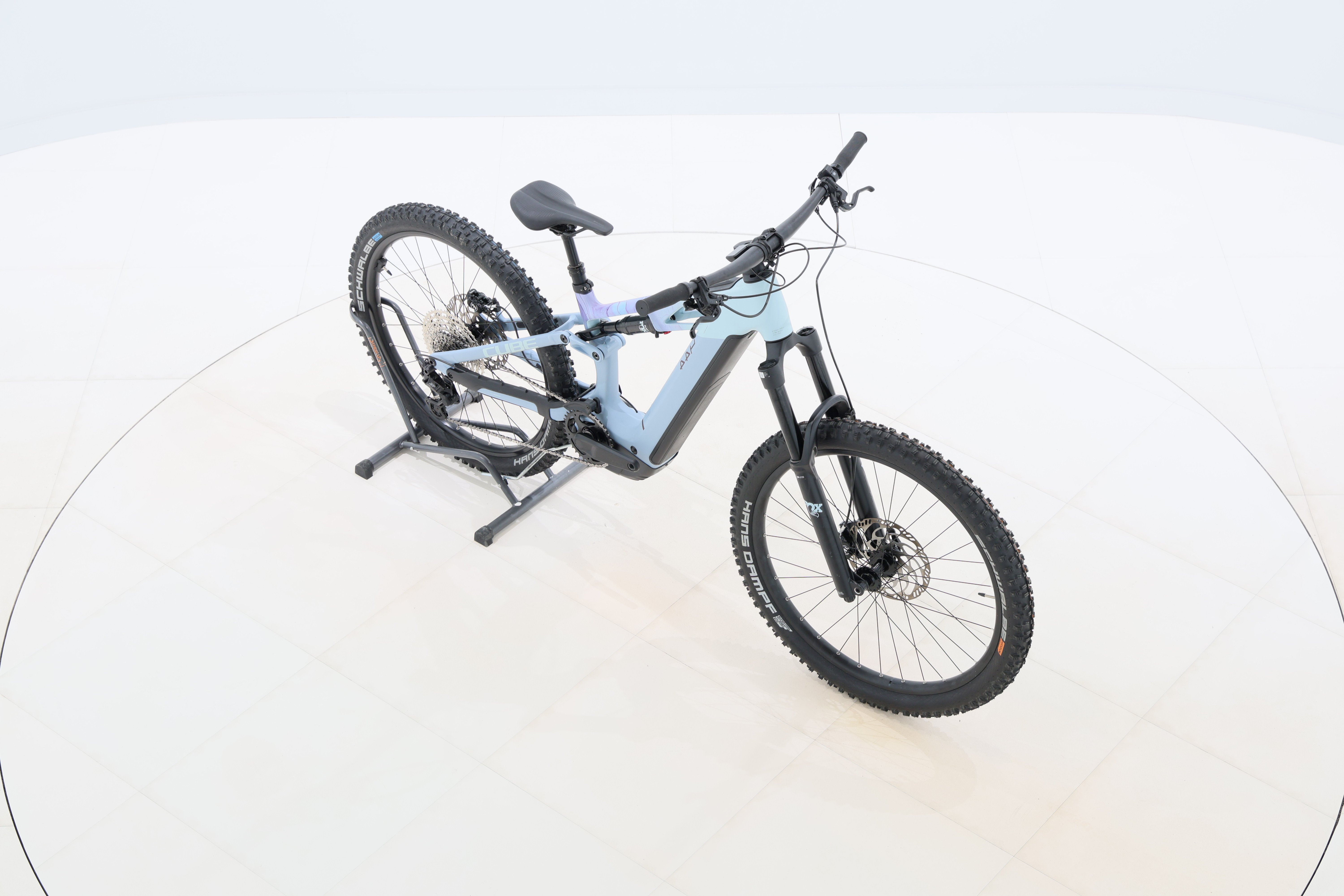 f501b635-694c-4f26-b8b9-f2ff59aa3f8b