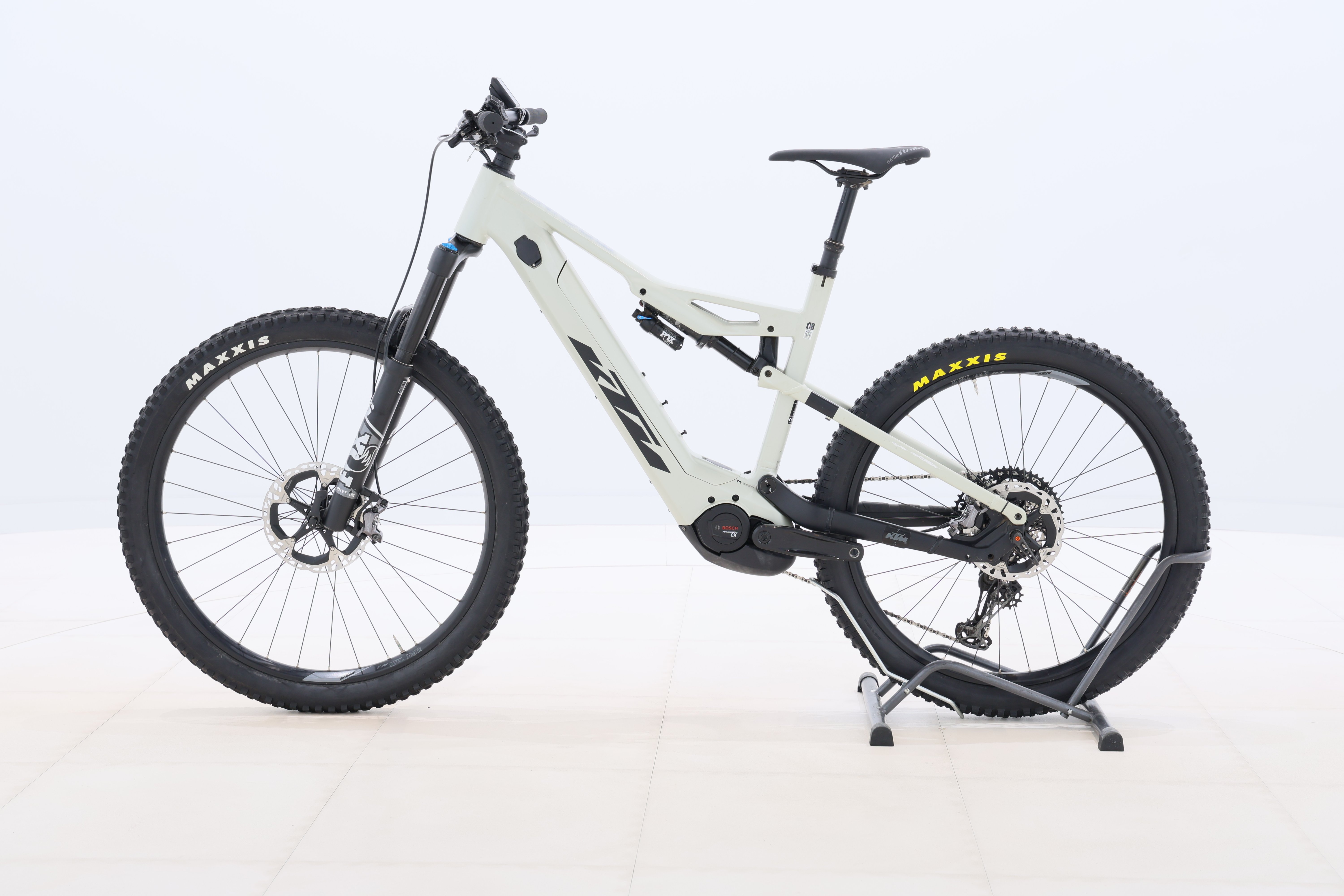 3e8930c1-440f-4e29-b791-d51725272043