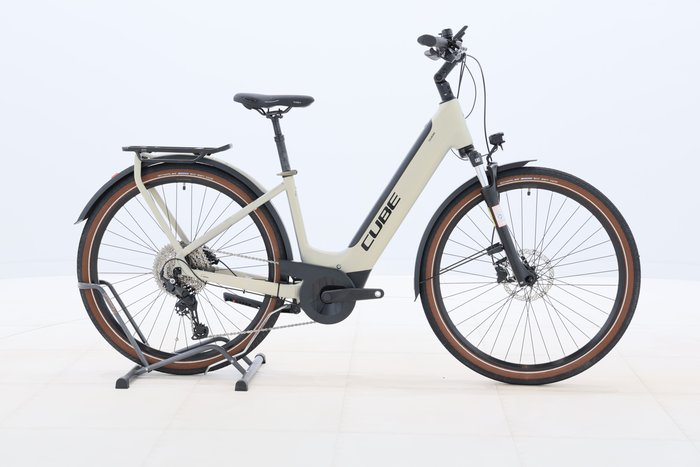 Cube TOURING HYBRID PRO 625 2024