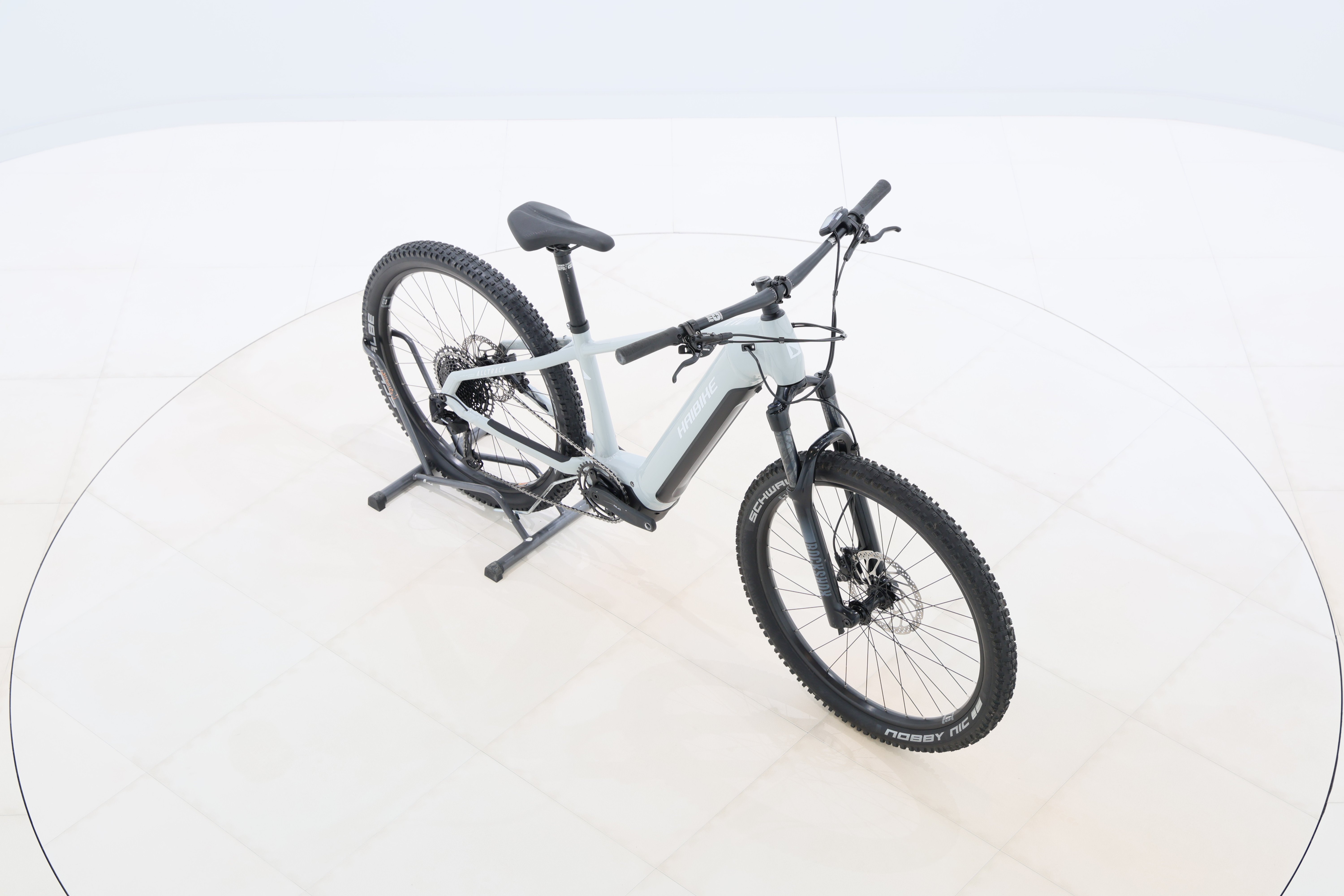 aff0d5a2-5e7c-4834-abf5-7a468142f14d