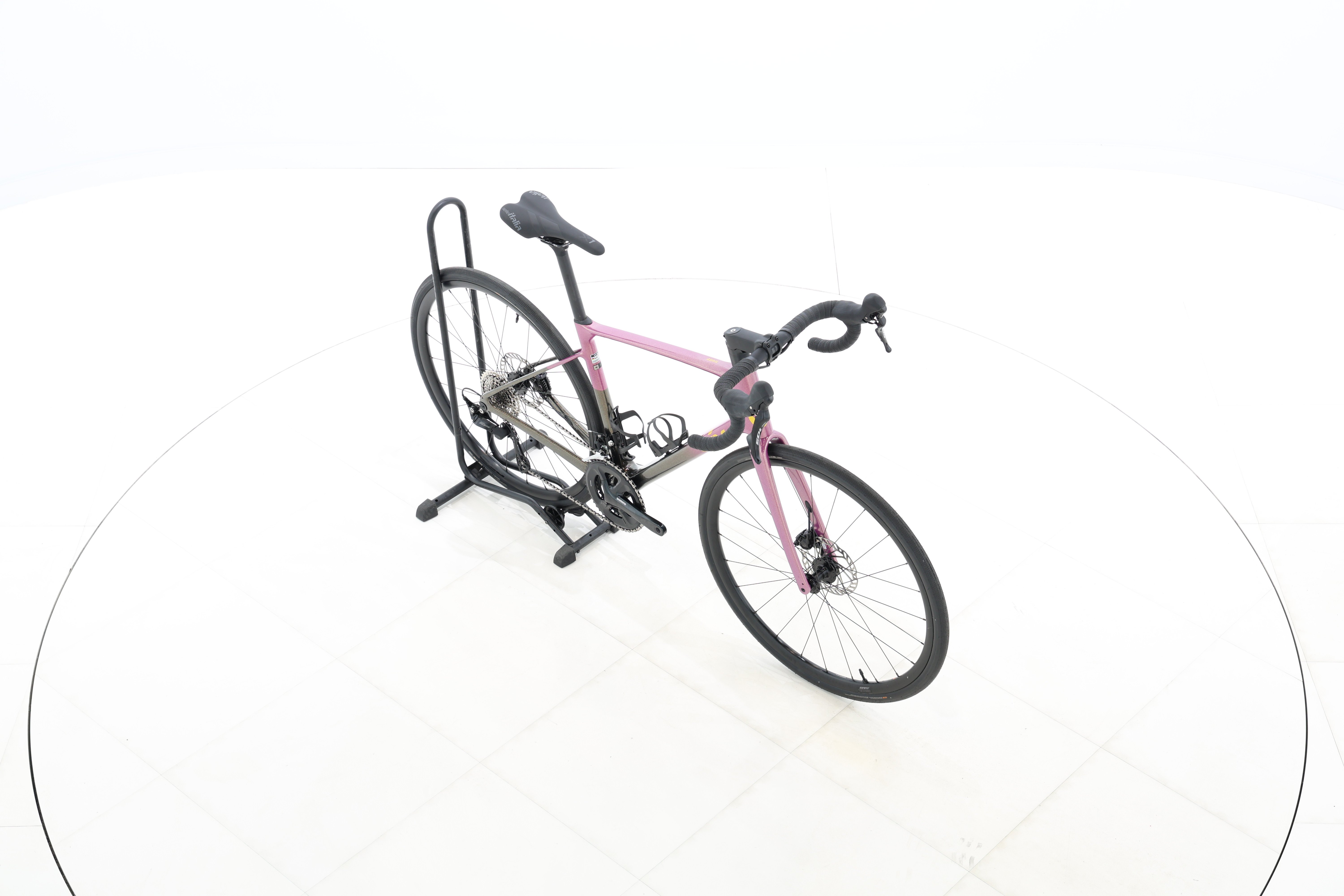 7b97bd27-326f-4aa9-b2c4-446727f2926a