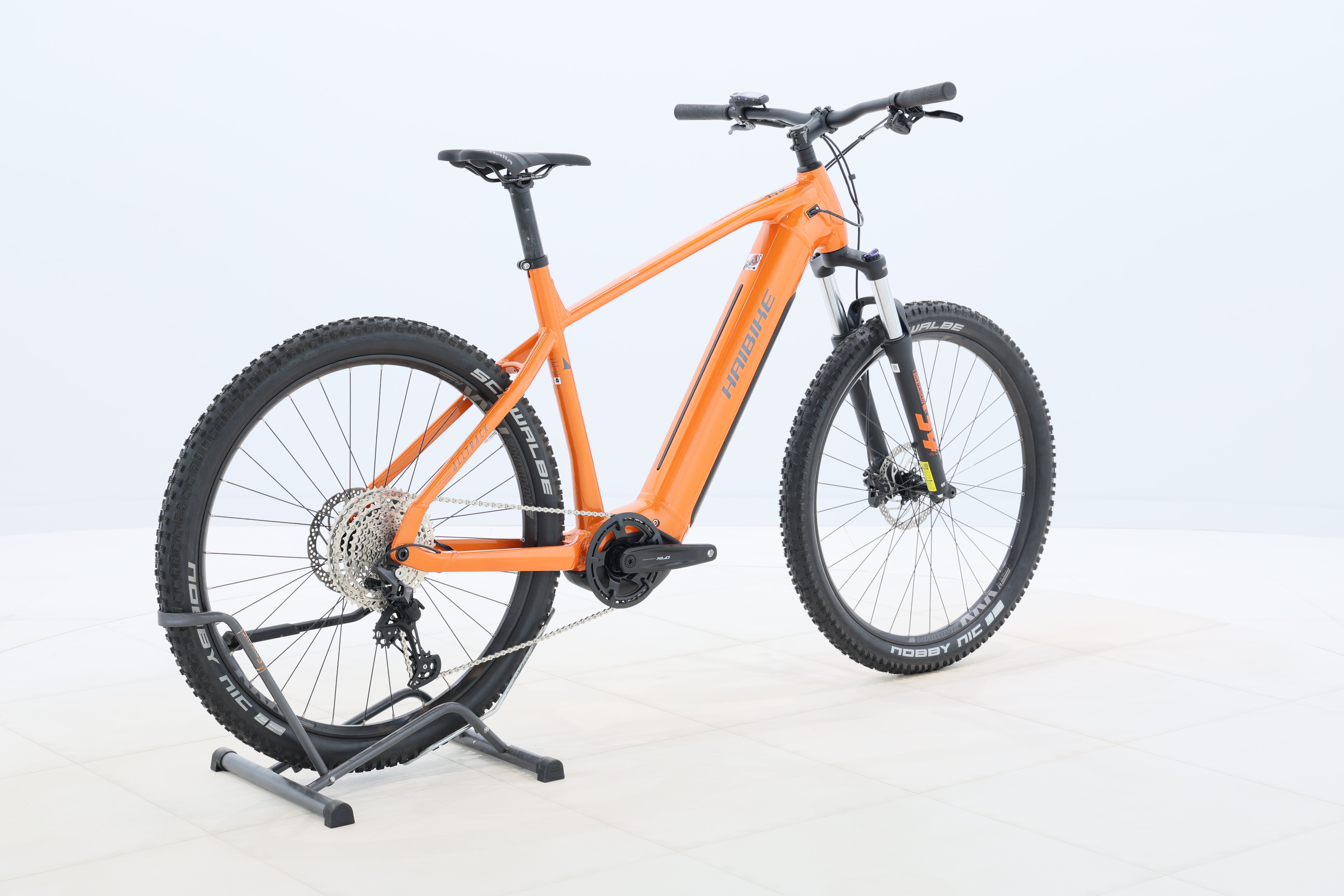 b6fb3723-b52c-41e1-b4bc-8b7b4fa6a46a