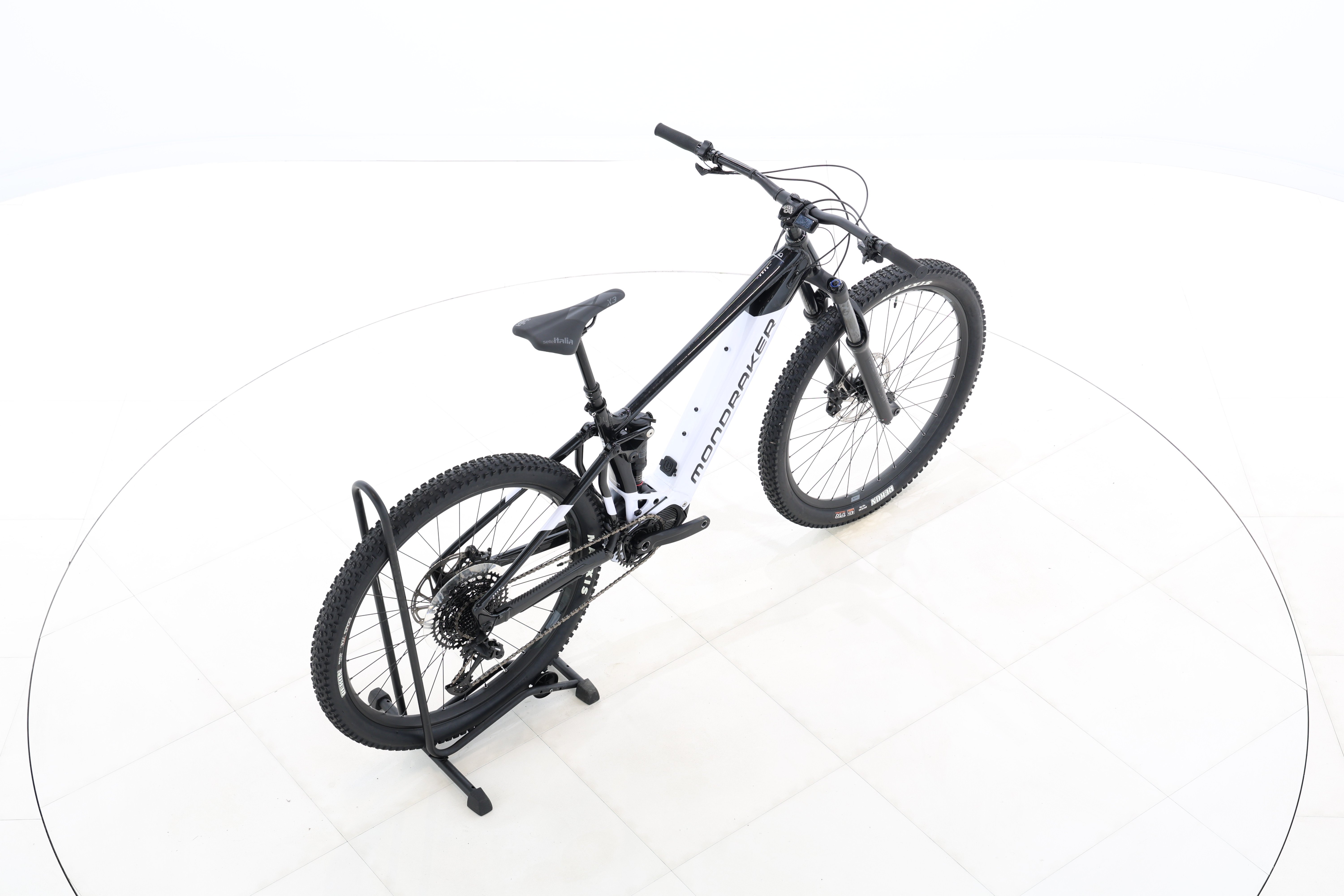 642ed118-acc3-48e7-928a-3eb2632baaa4