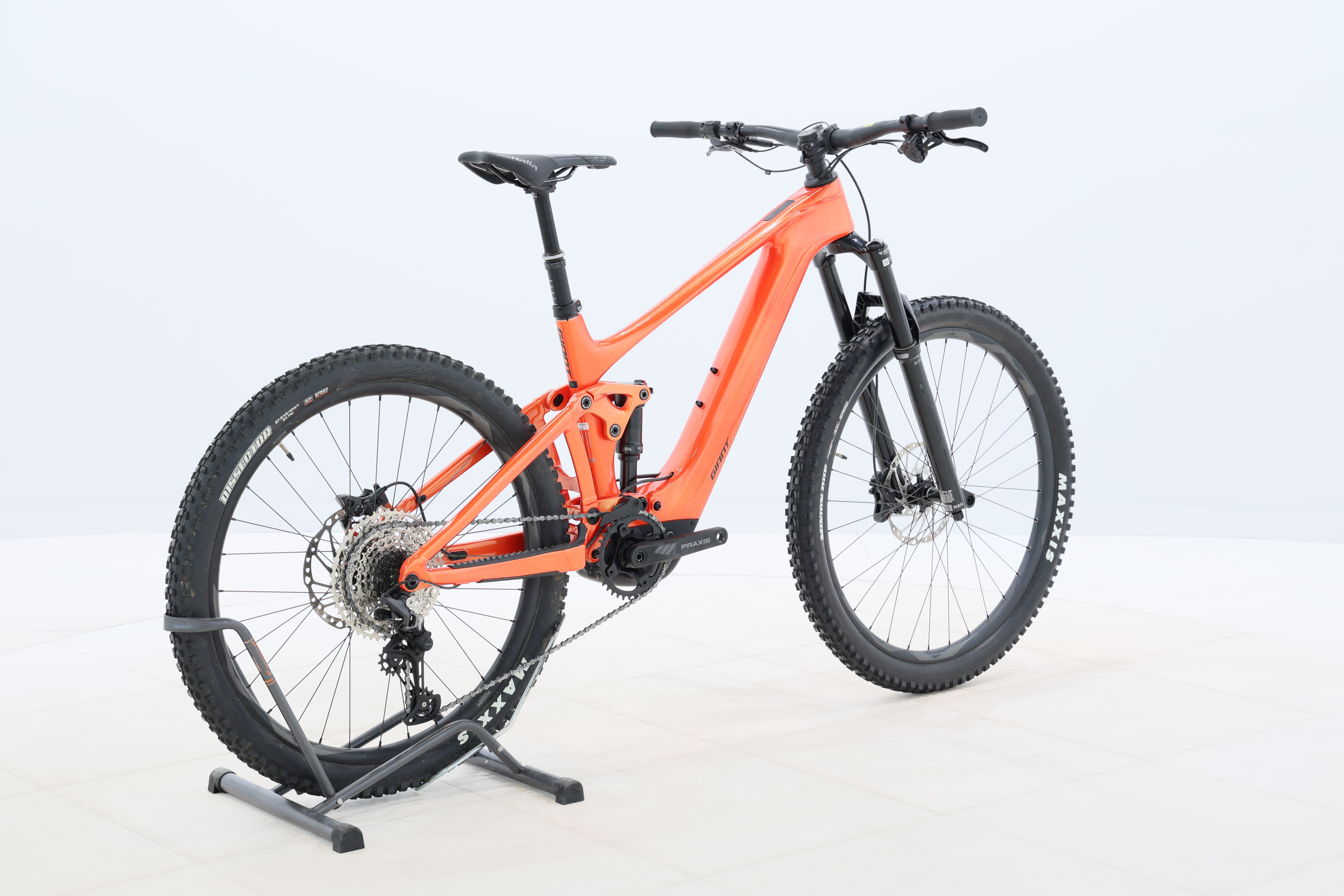 8df8d877-cd47-4d3b-b993-18634d95036b