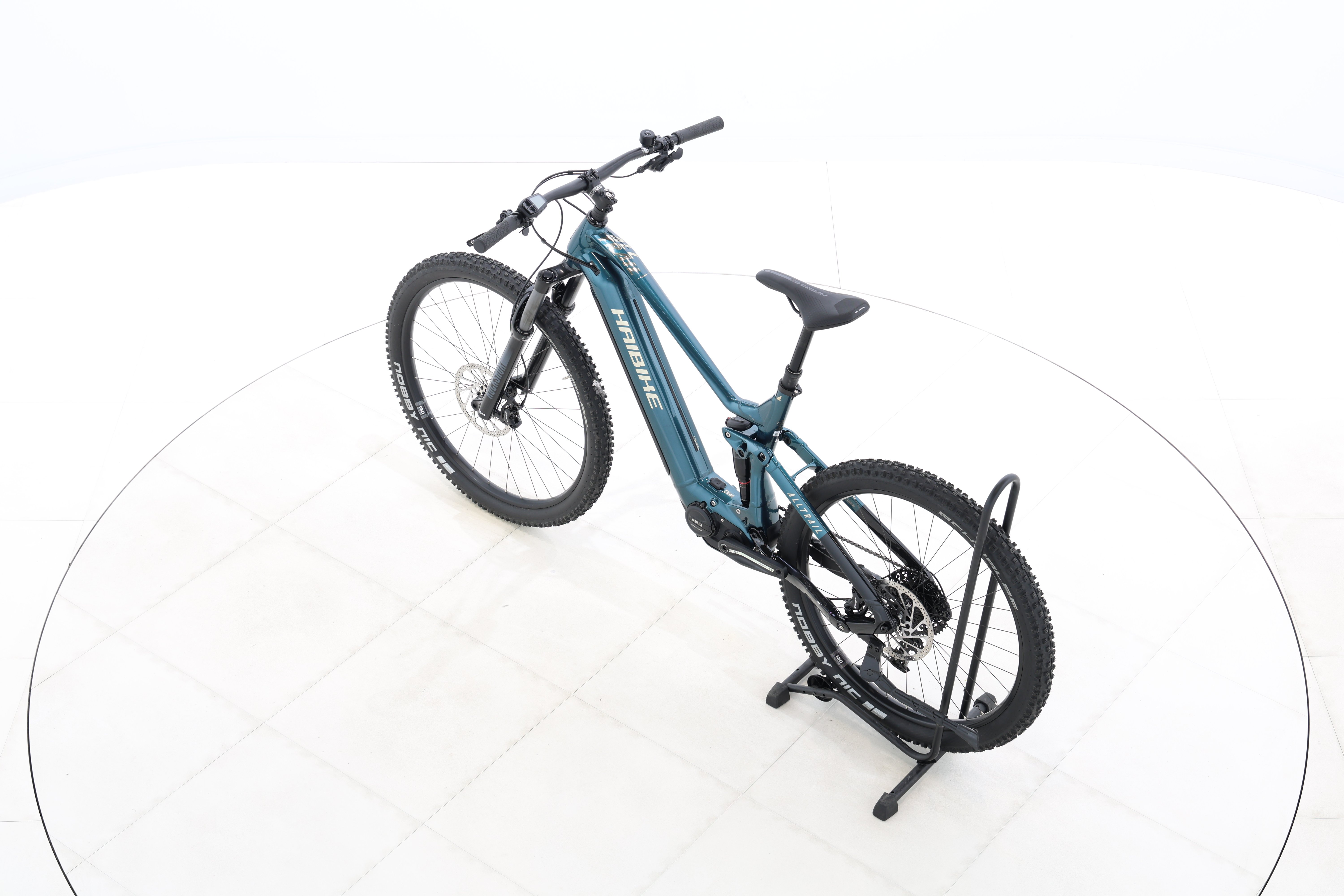 1d0146bf-4068-4cef-8808-a6eb447e5099