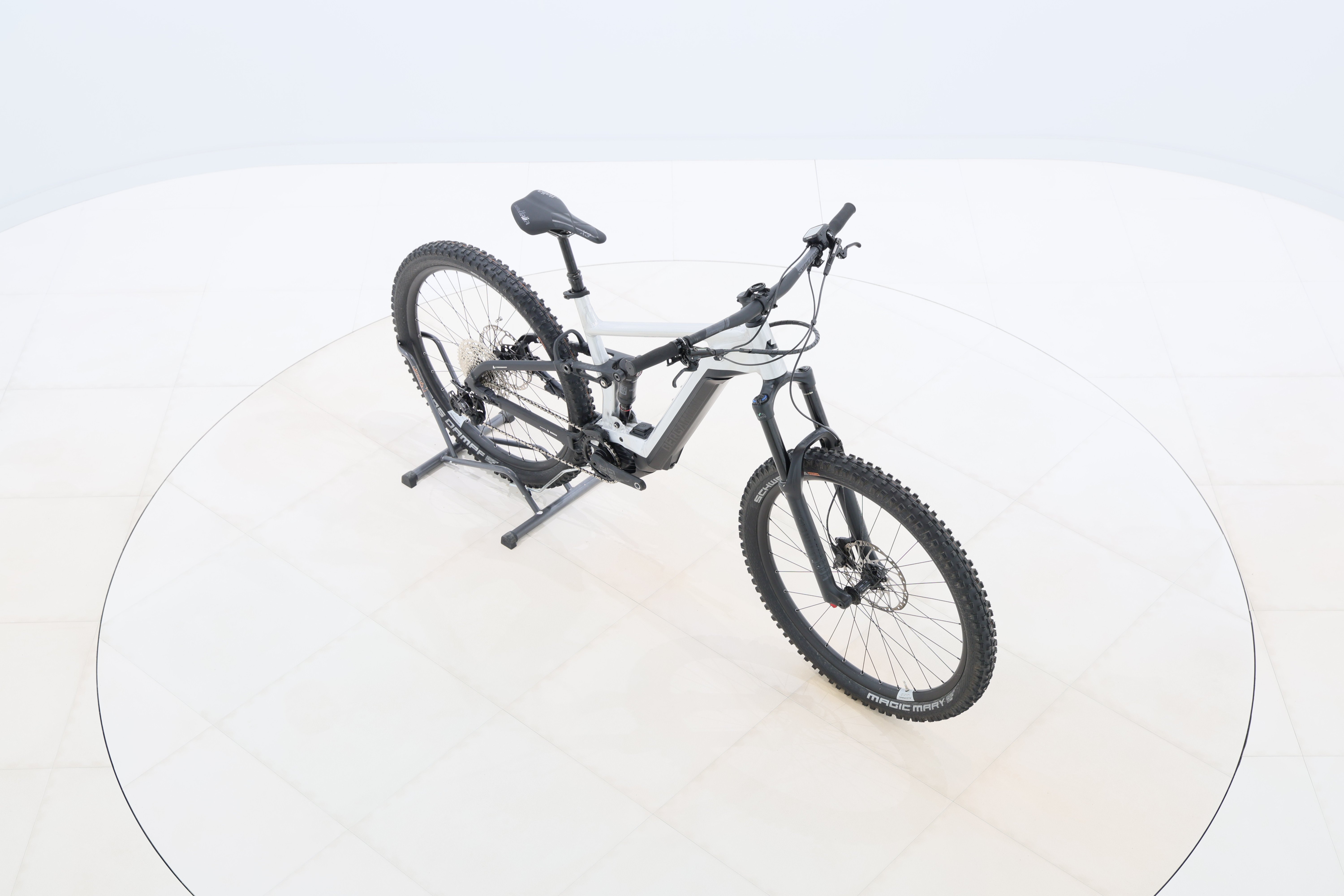 21360c78-3fd6-4cfd-8f7b-2ca5f525f9d2