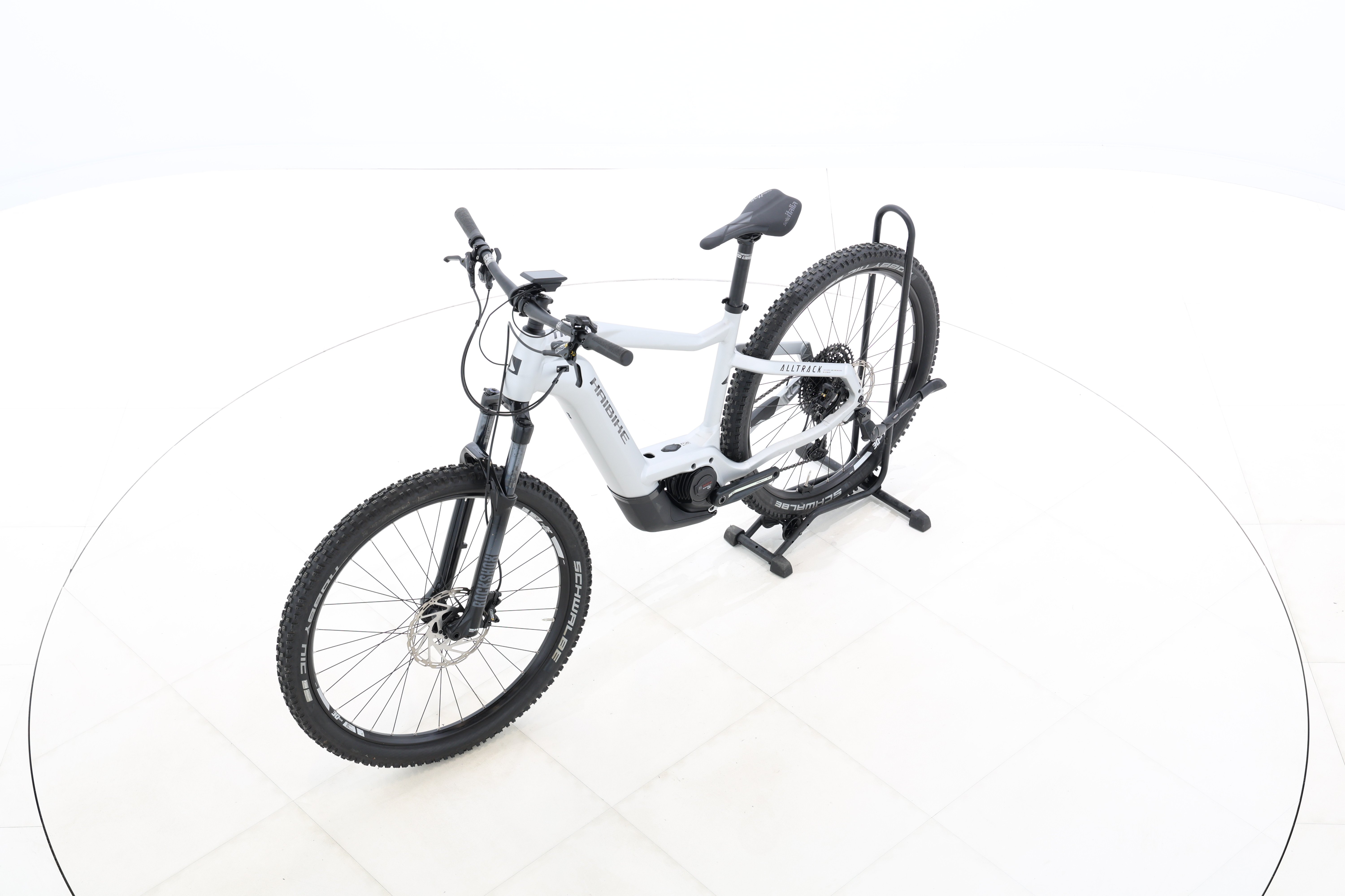 daacd42e-f3b9-43d3-976e-a0e51767083f