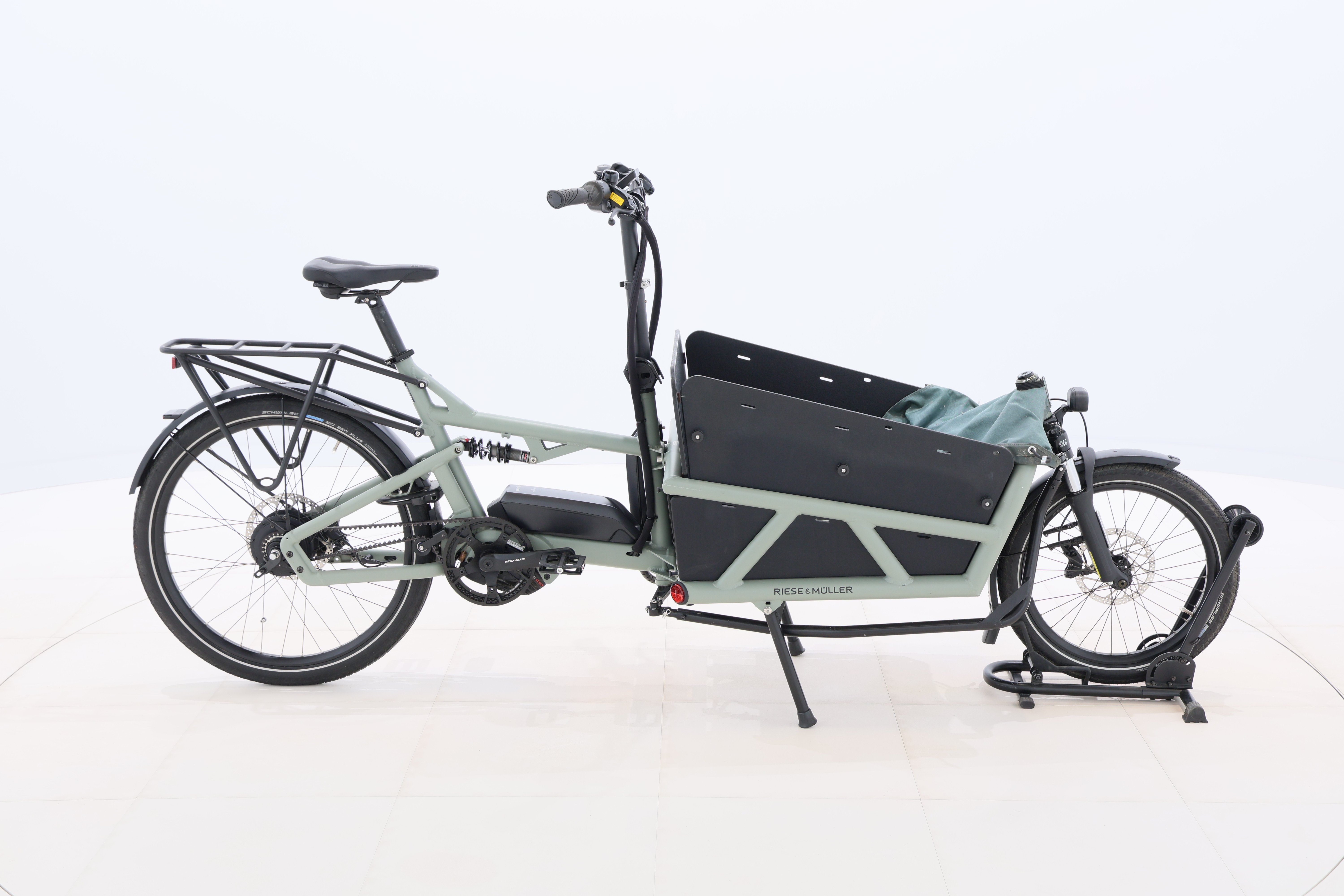 f1eef5a6-10c8-4425-9a5d-87e727683c61