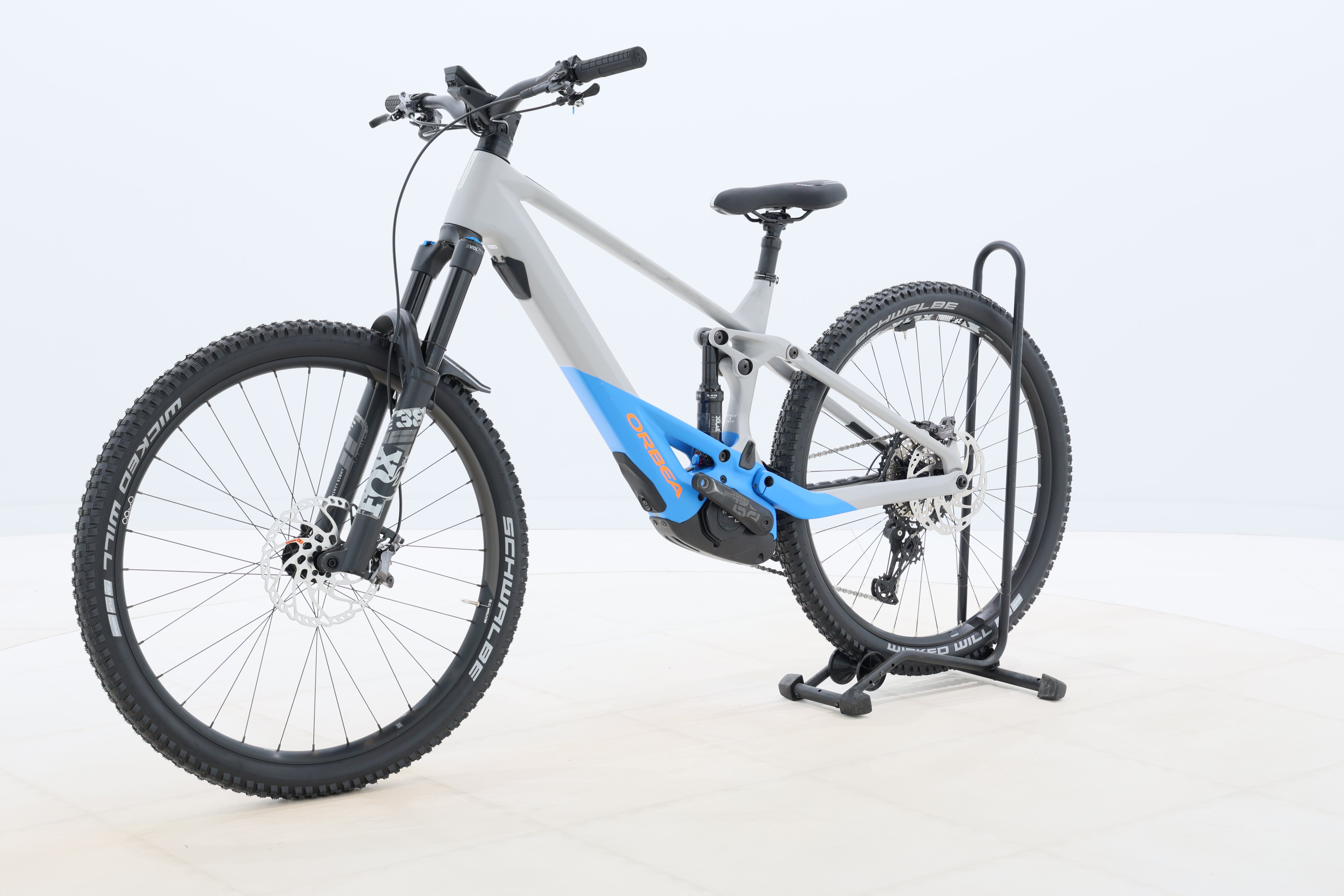 cd9bc1eb-012b-4e3d-99b0-d67bc3602e24