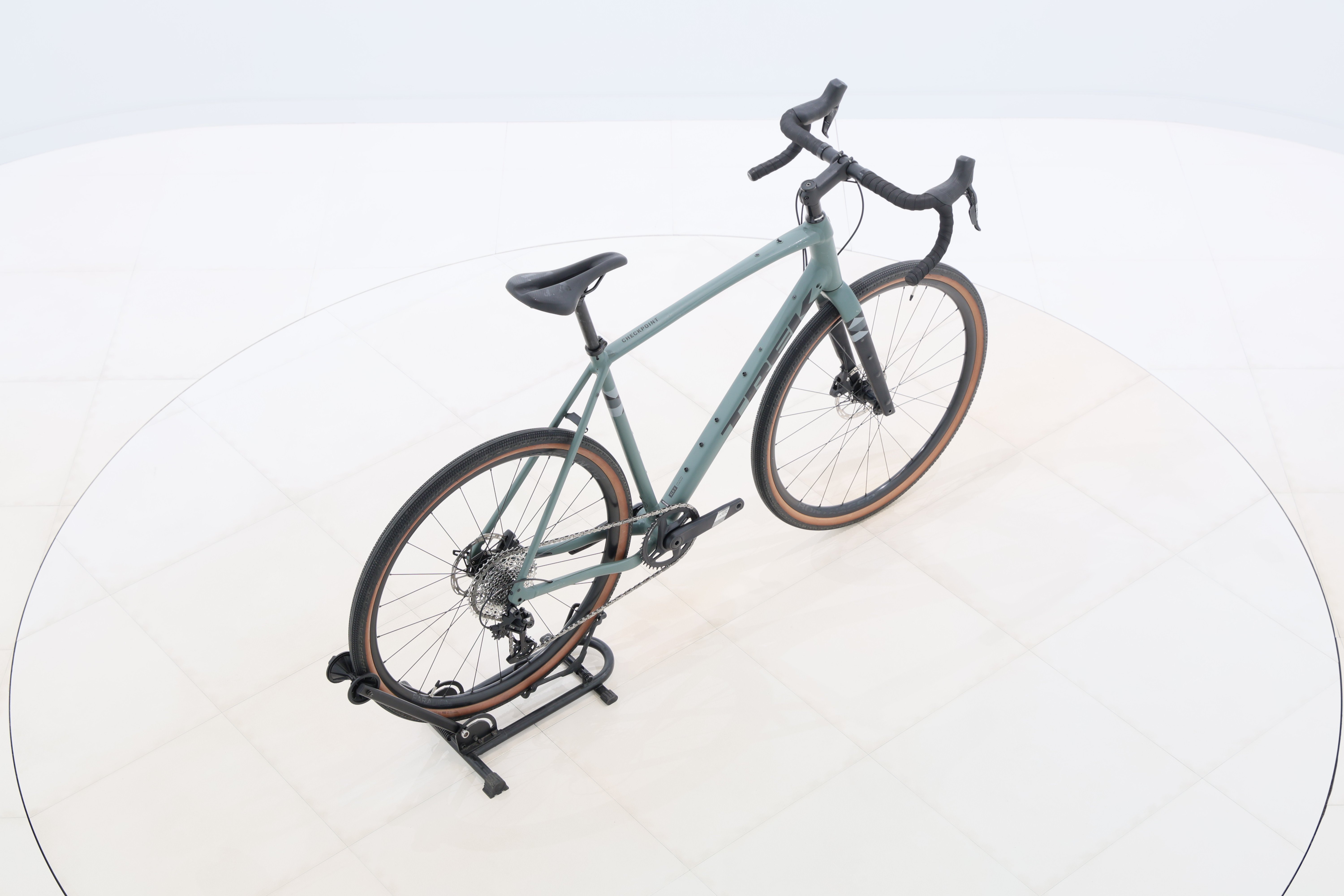 03e4c981-62a4-47b1-b12b-e06434c8f284