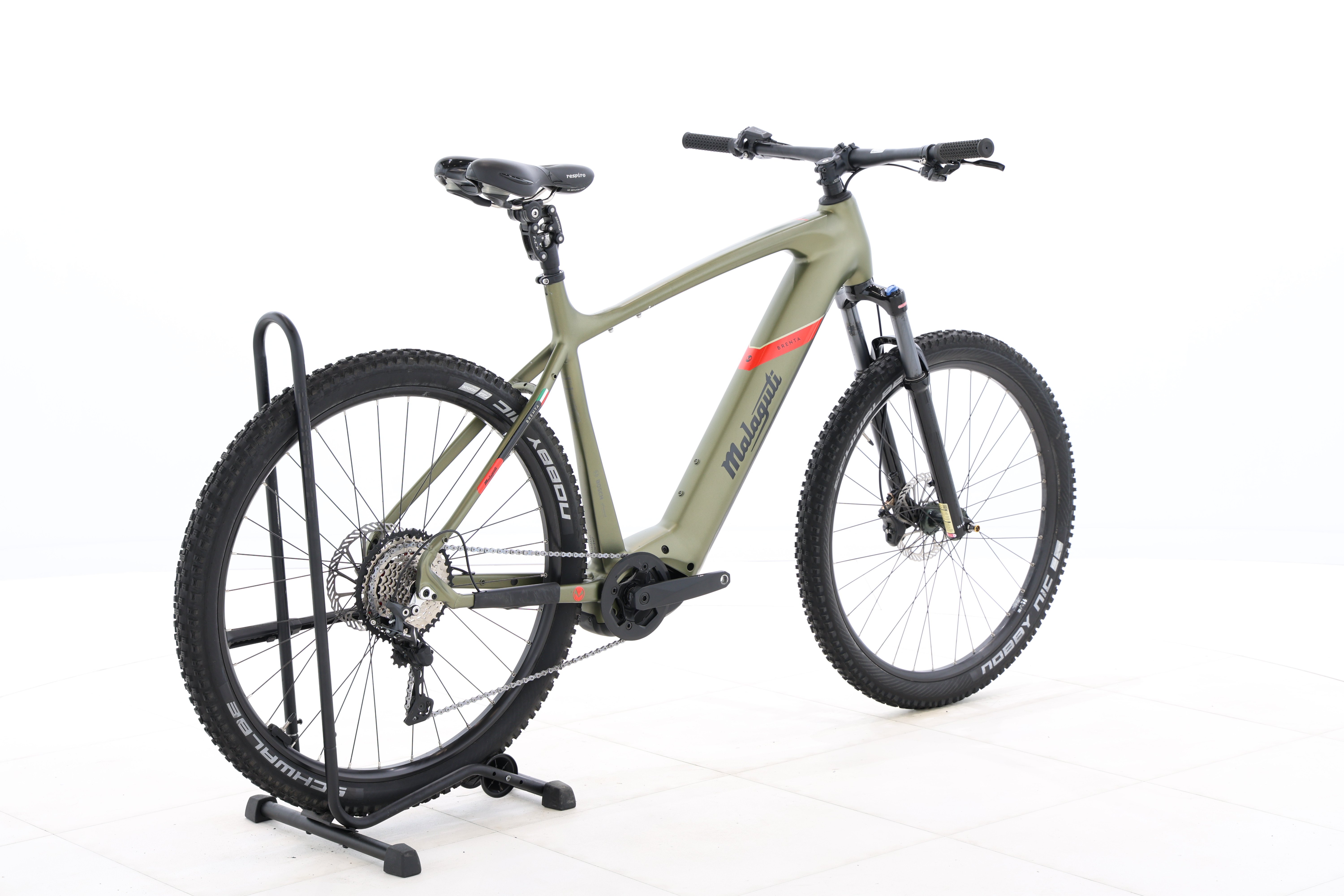 fb038597-181f-4d9e-a584-32609d32e85e