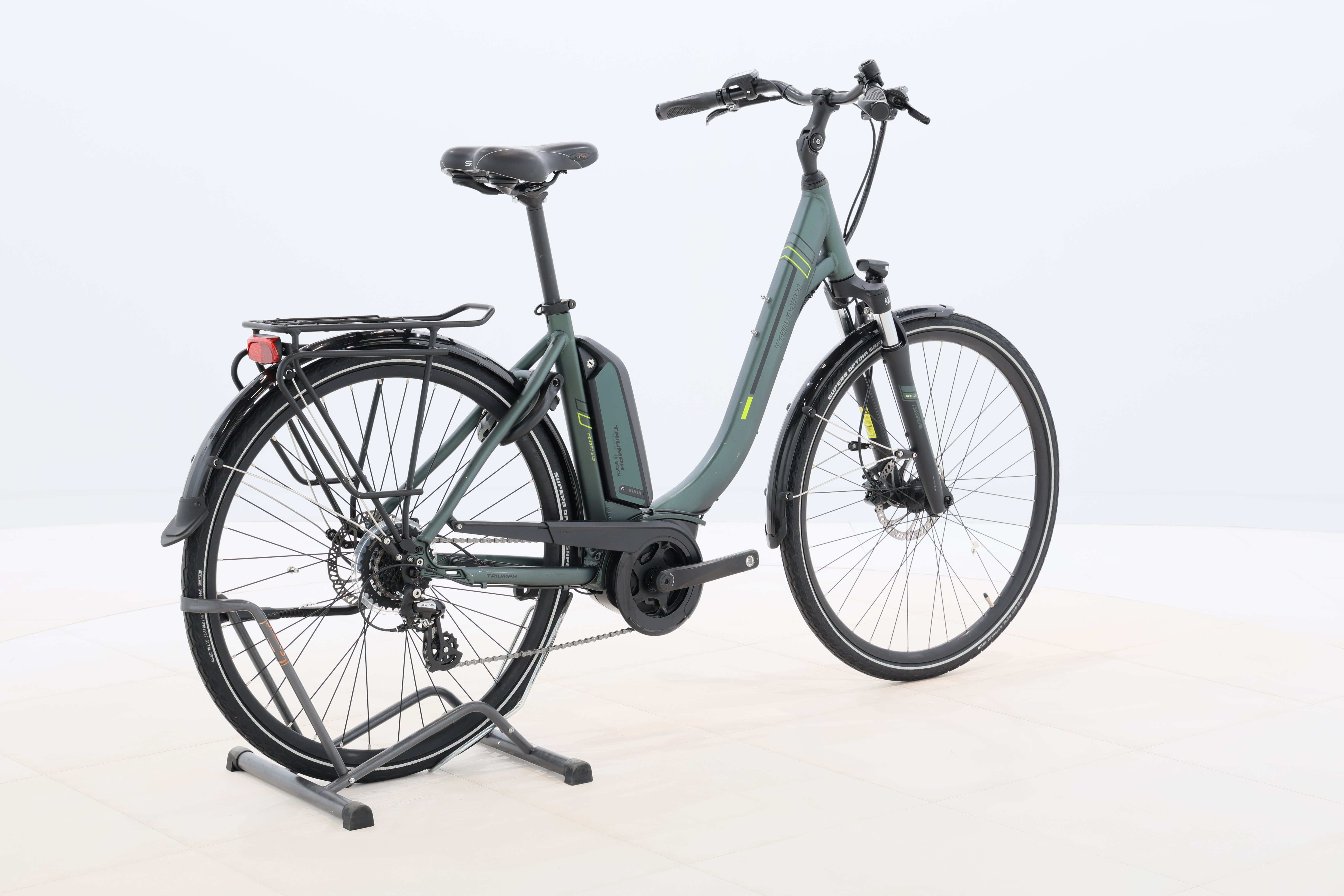 d2dce359-457d-4417-9fca-1e672636200a