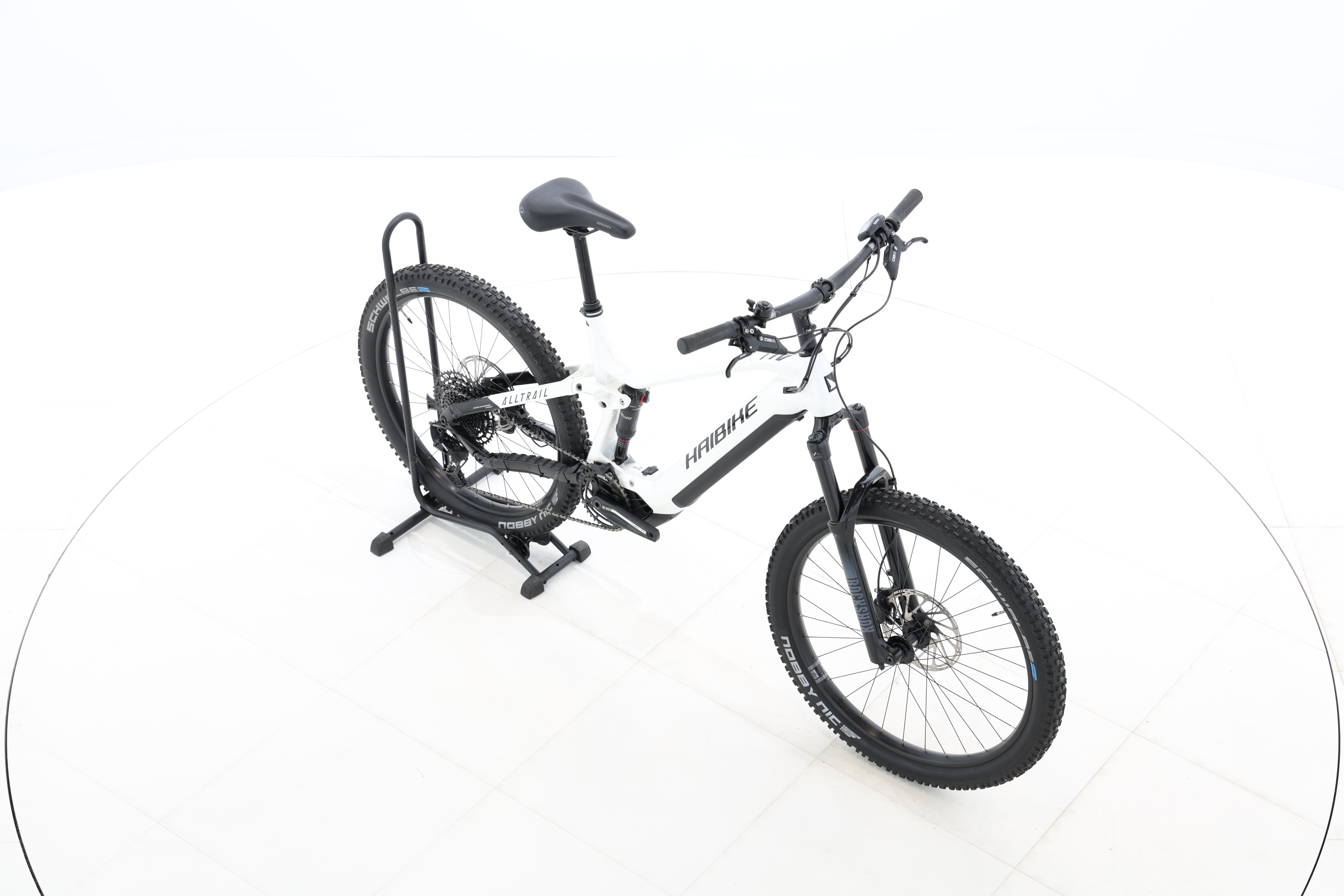 5f5675ca-d93c-4e4d-9ef5-3750b57725a0