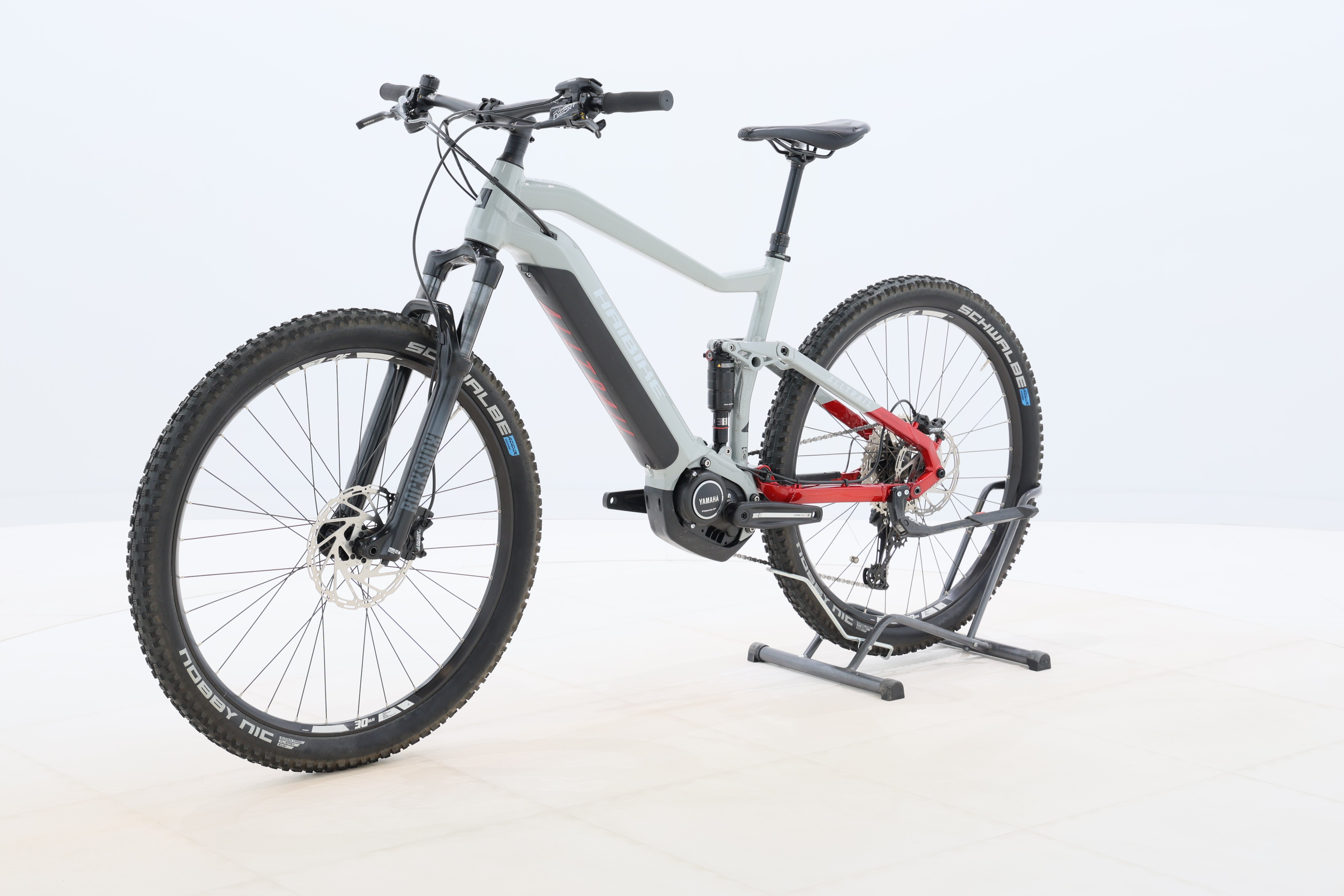 e3b1f72d-3193-4baf-8137-5927322636e9