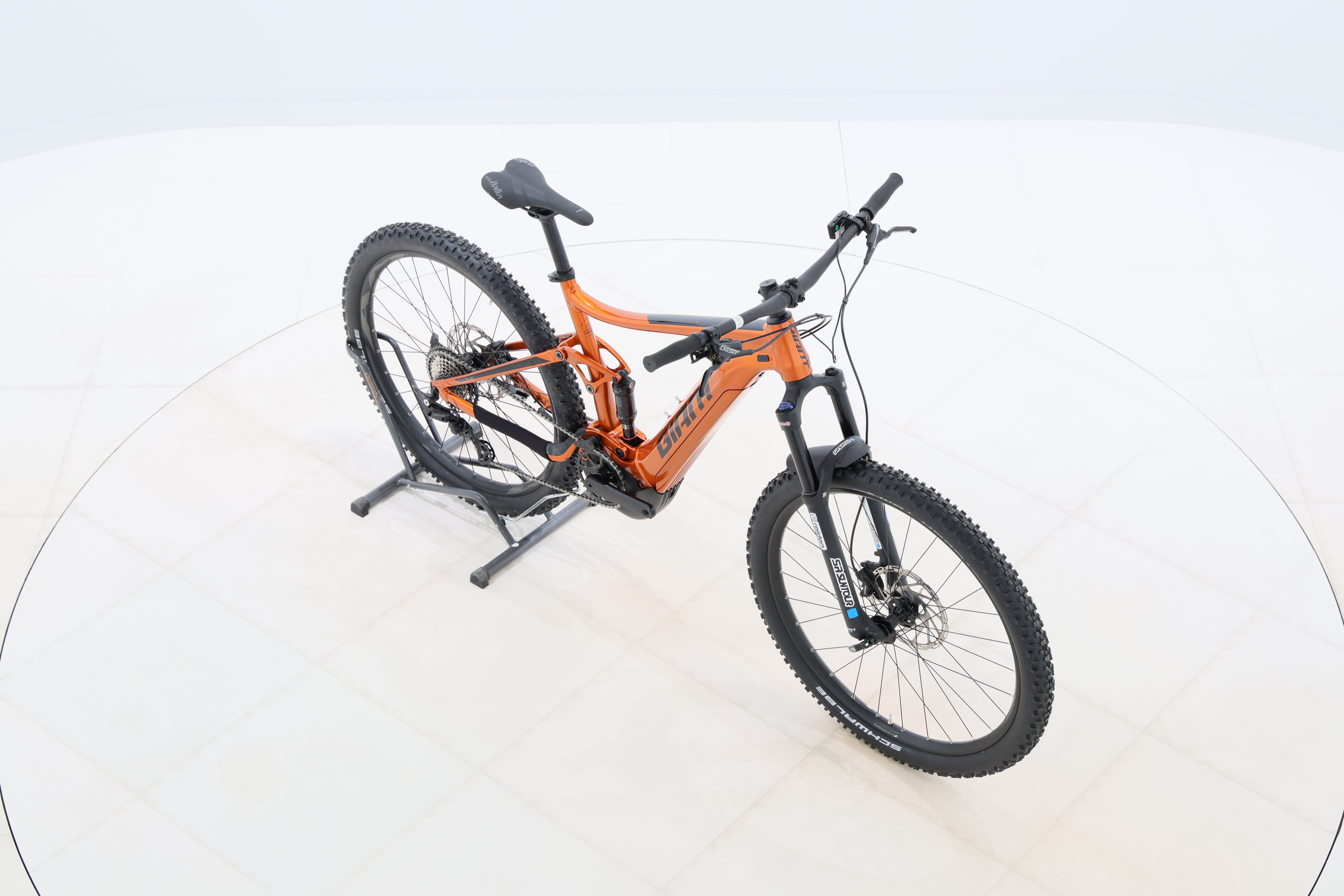 09f100d4-6d92-441e-8538-cc52c1e0d8e5