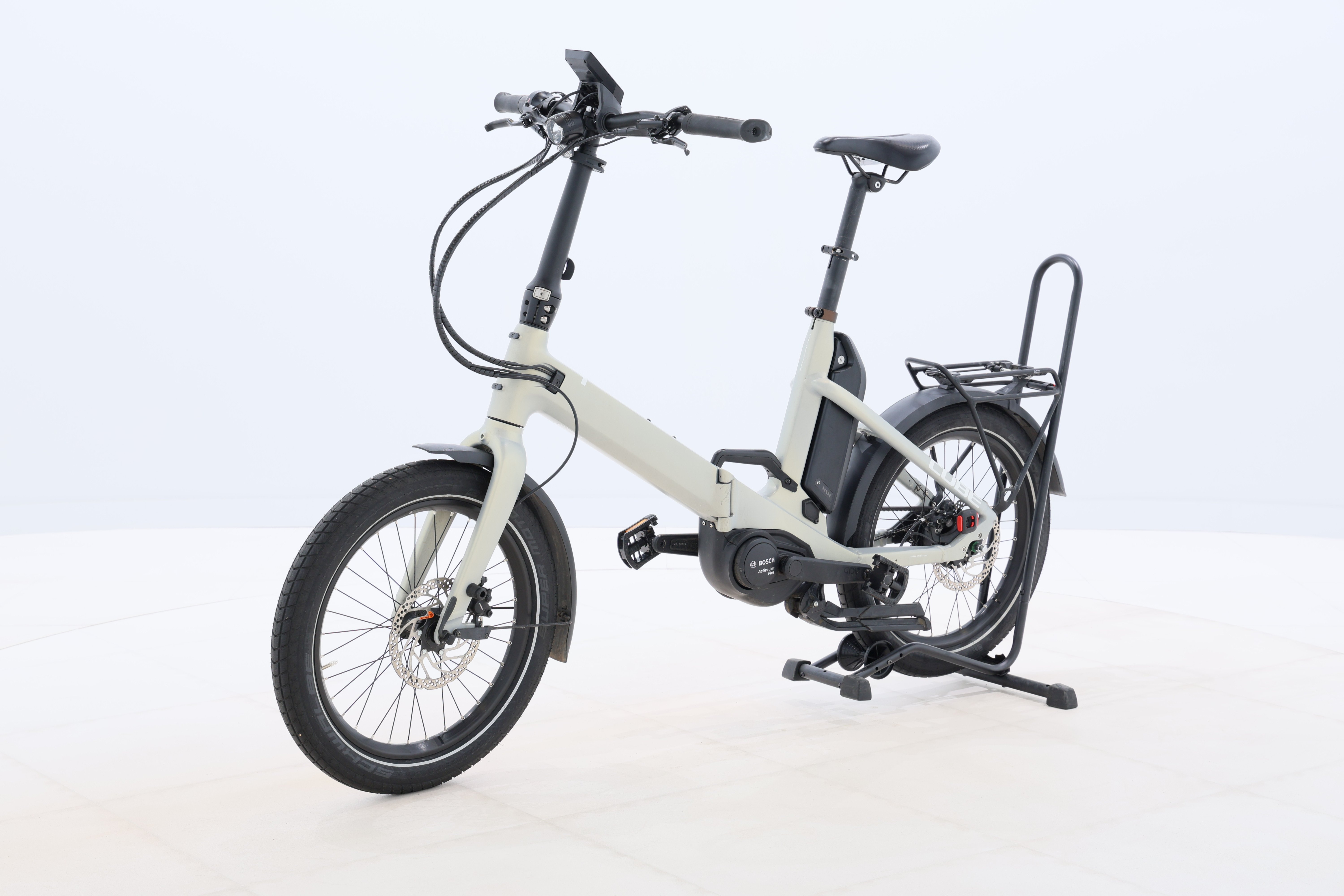 3a5668f1-a7f7-4834-9a8e-6d7a5f30fa92