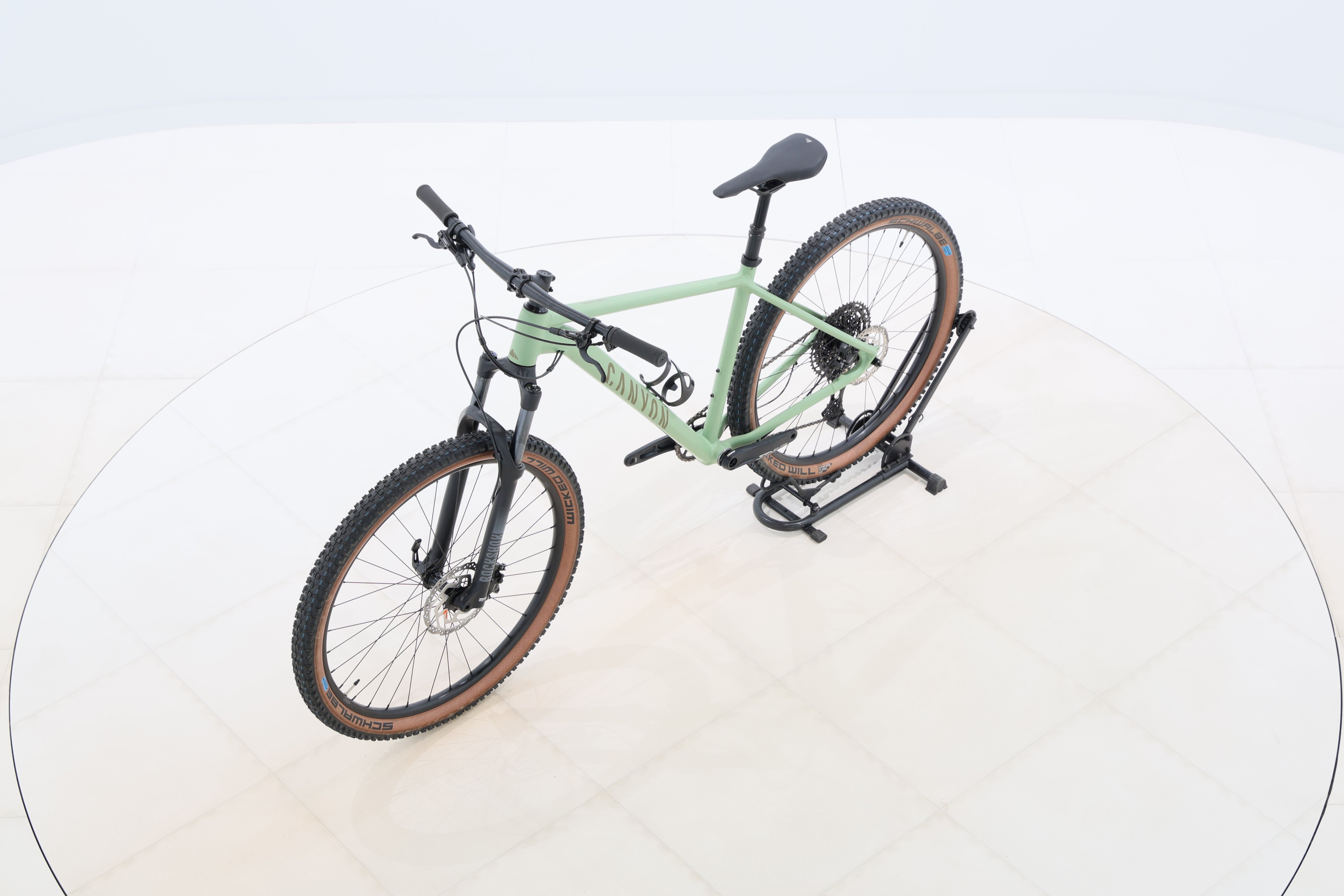 c52f41e8-296c-456e-93b8-d329c17aa8ac