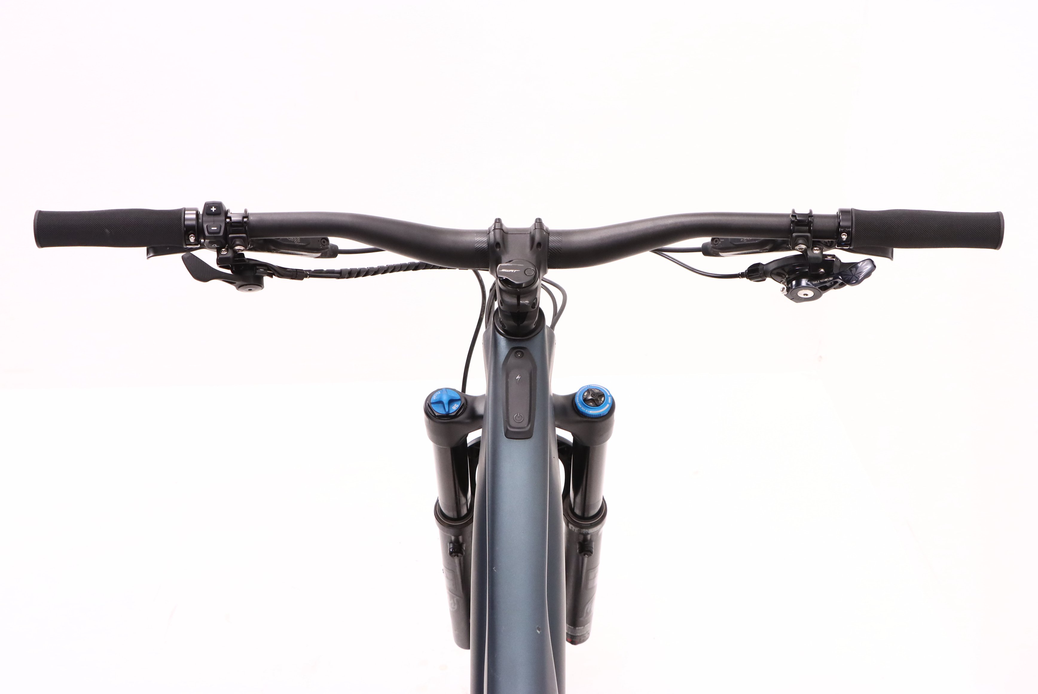 f2d44735-2c0a-4825-8151-0099ed0d8095