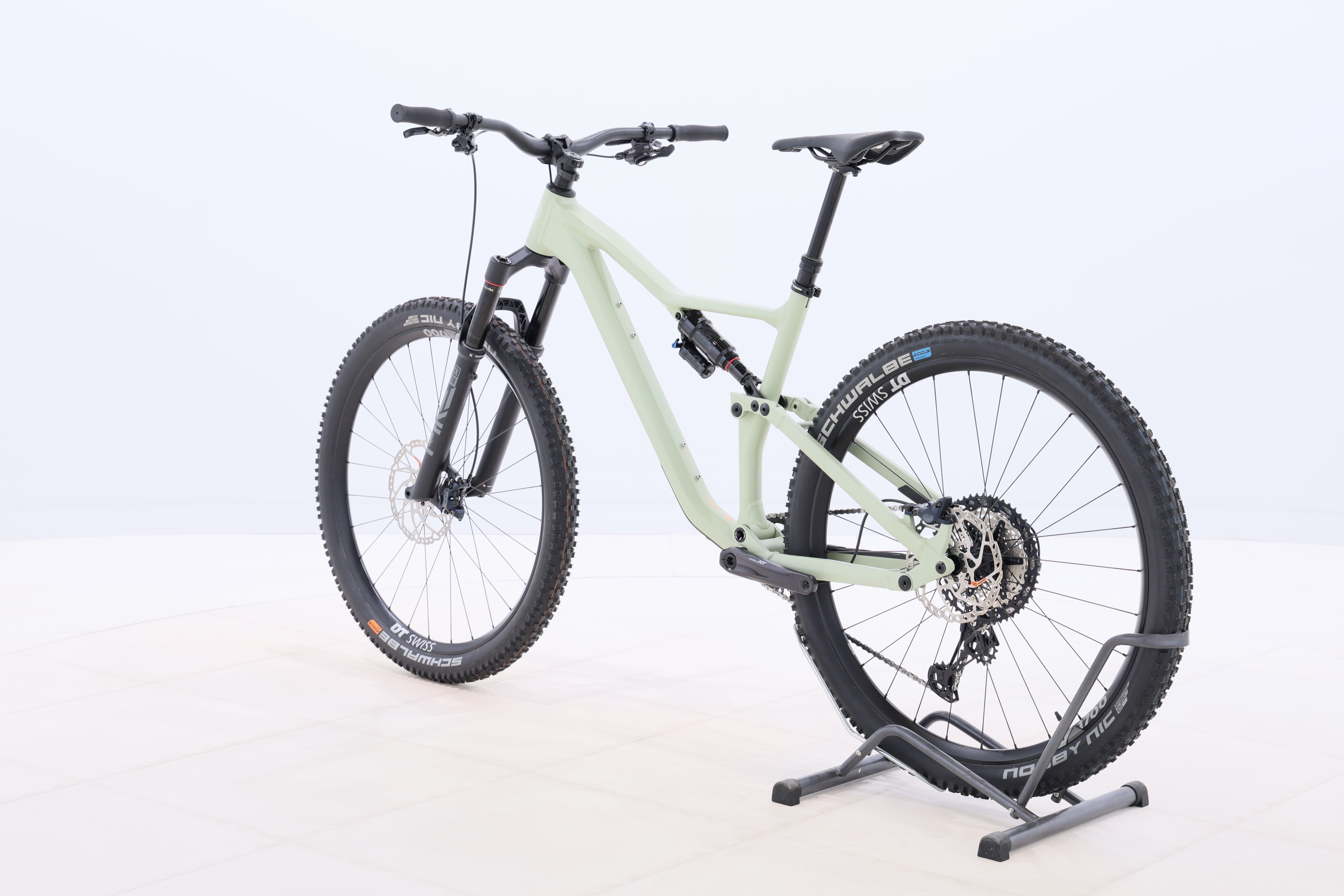 c8a403f8-8dd0-4708-8df2-1a3b70e31b51