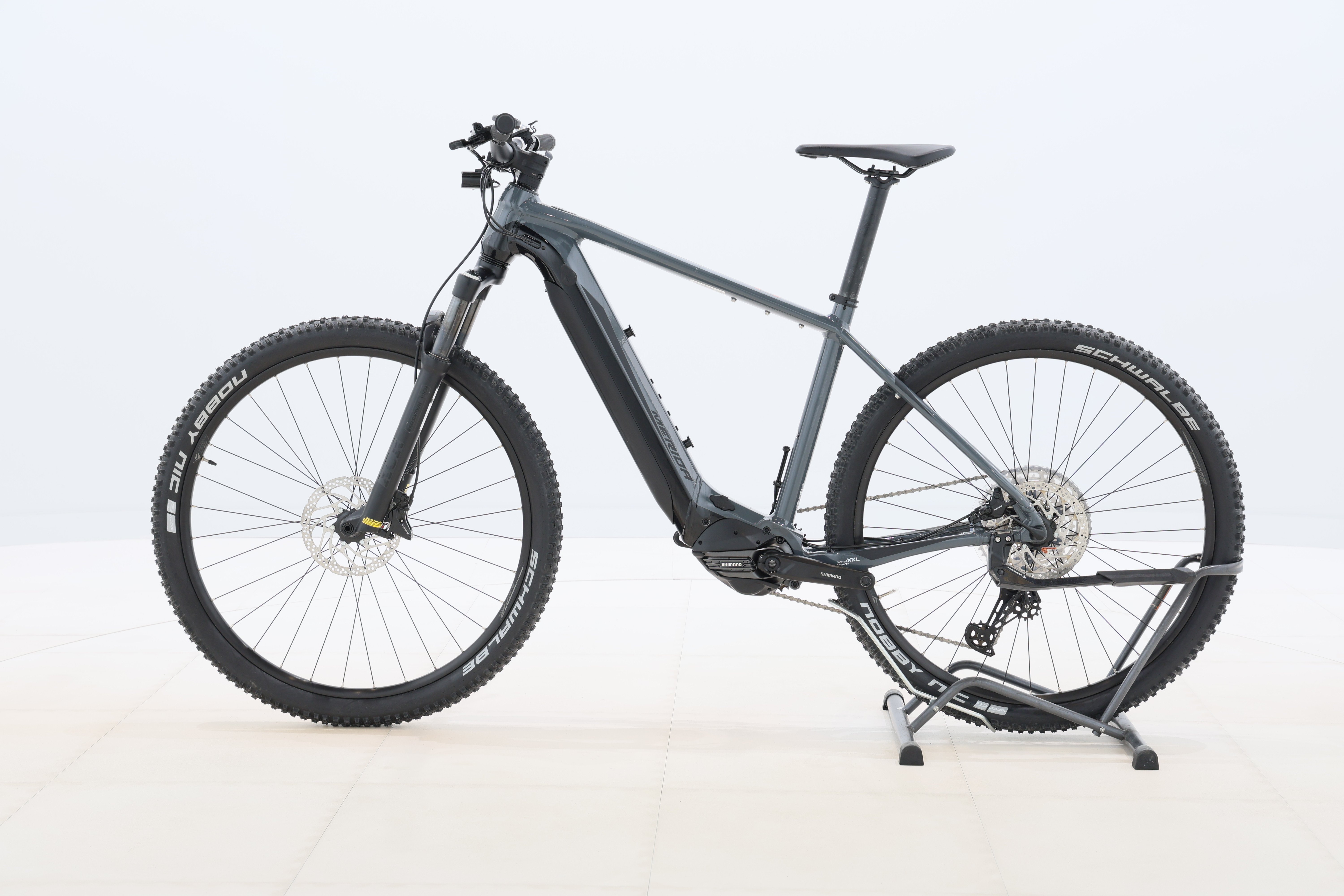 3b00898b-dd38-4d1c-9fca-f9a7fa57056a