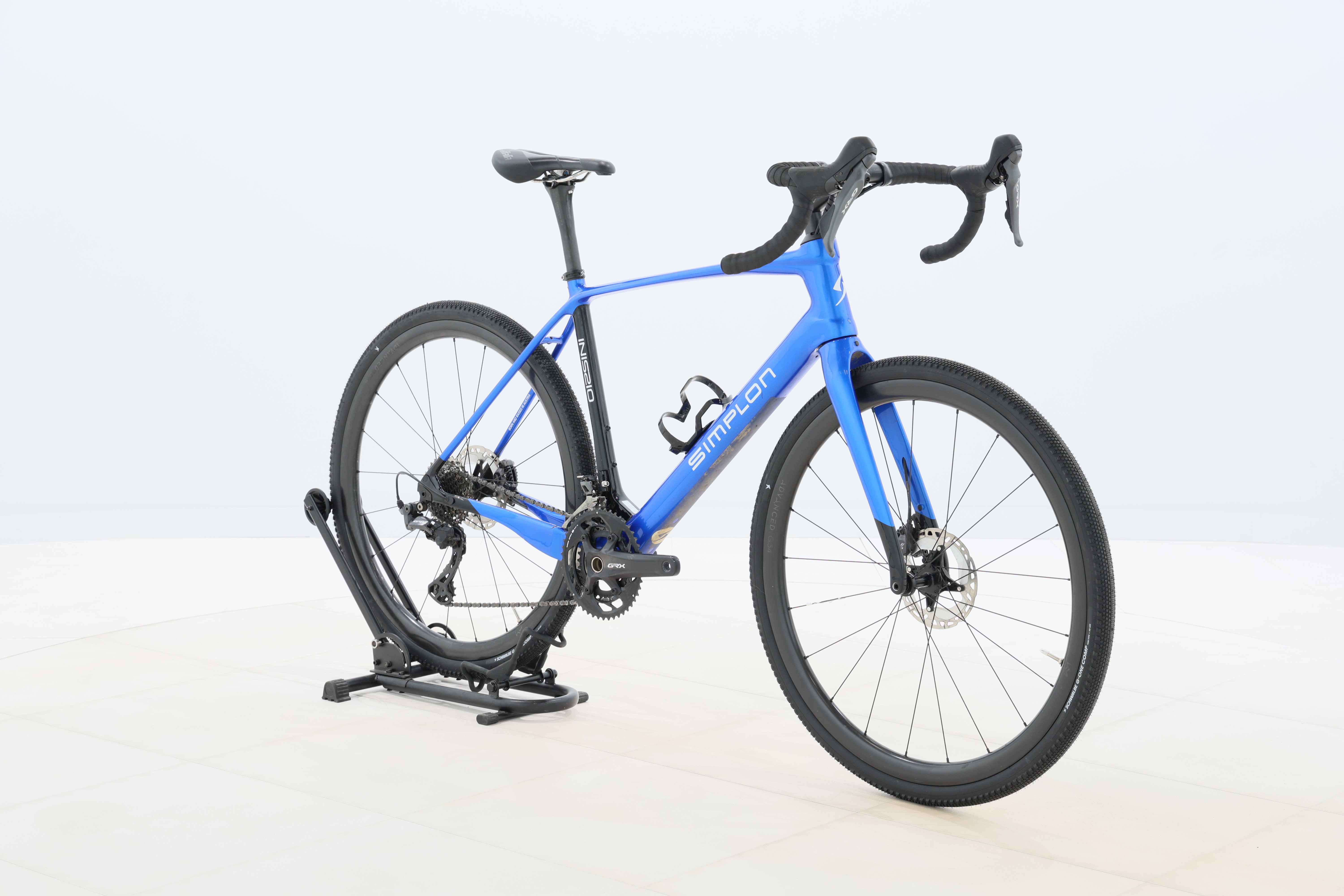 b6f690a5-ed70-42e5-9c44-6f6de089f664