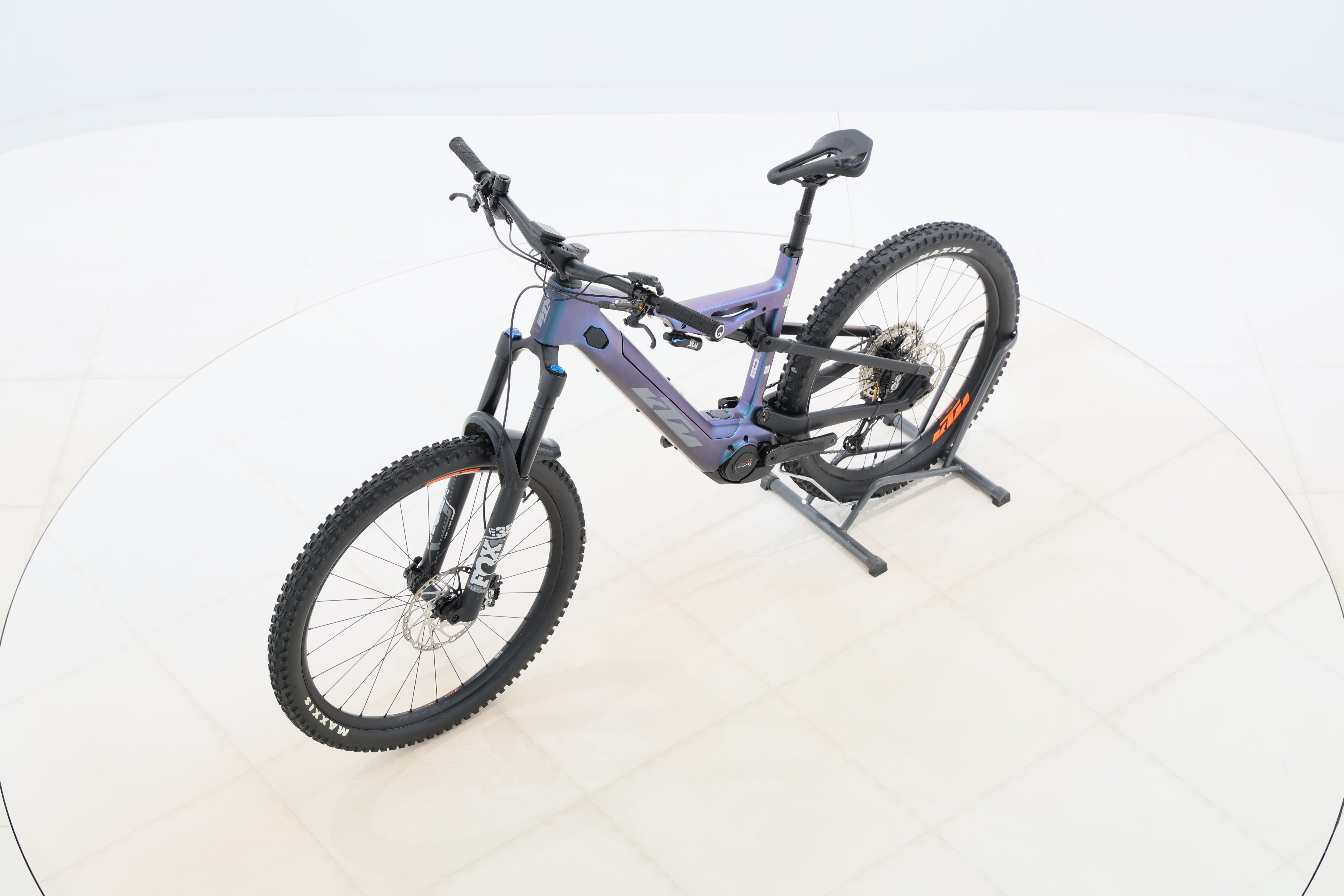 ef2299e1-2a6a-4ee8-85a3-2e06e6f78c4f