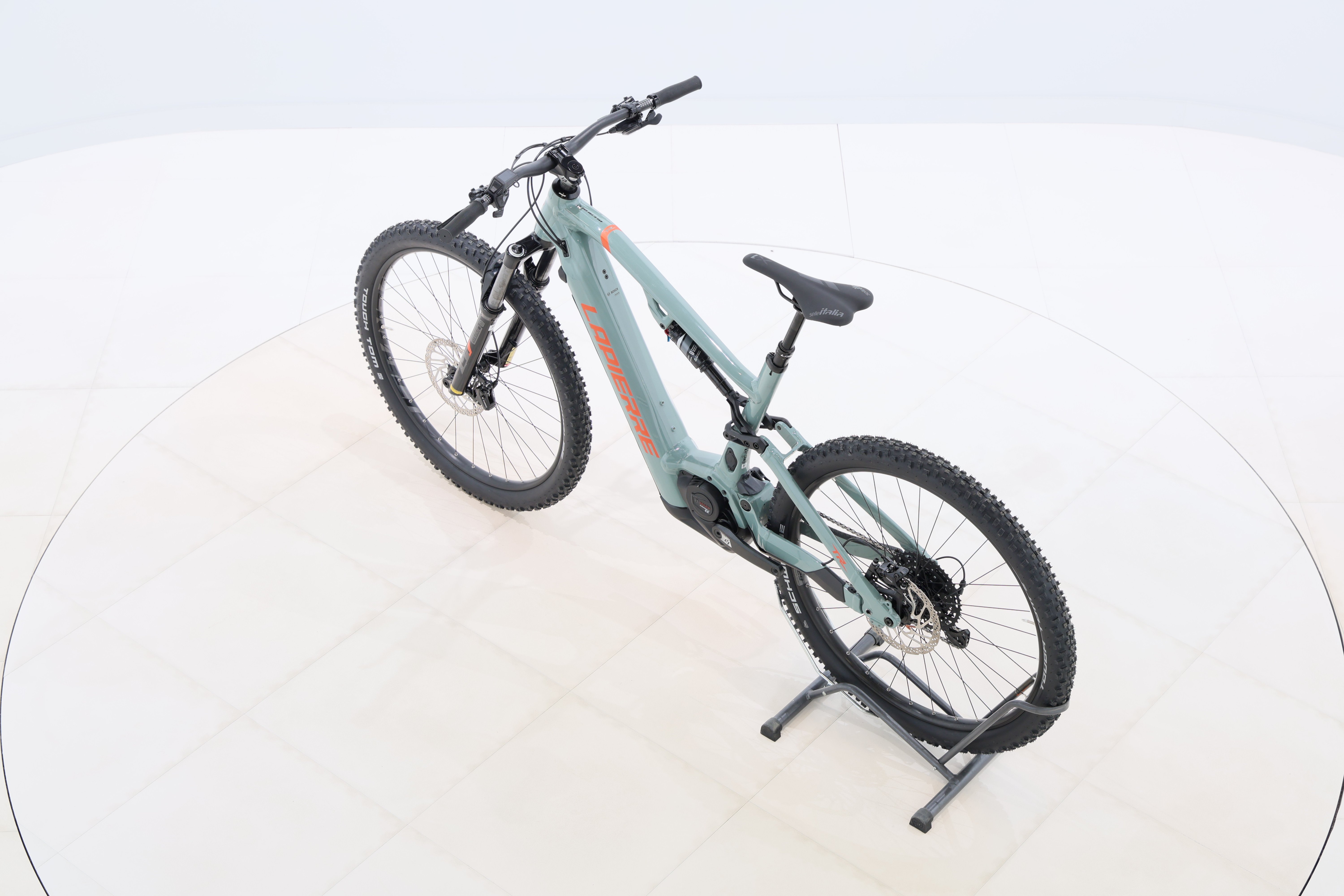 8e0fd50c-1890-47db-a6f6-a0f49443886c