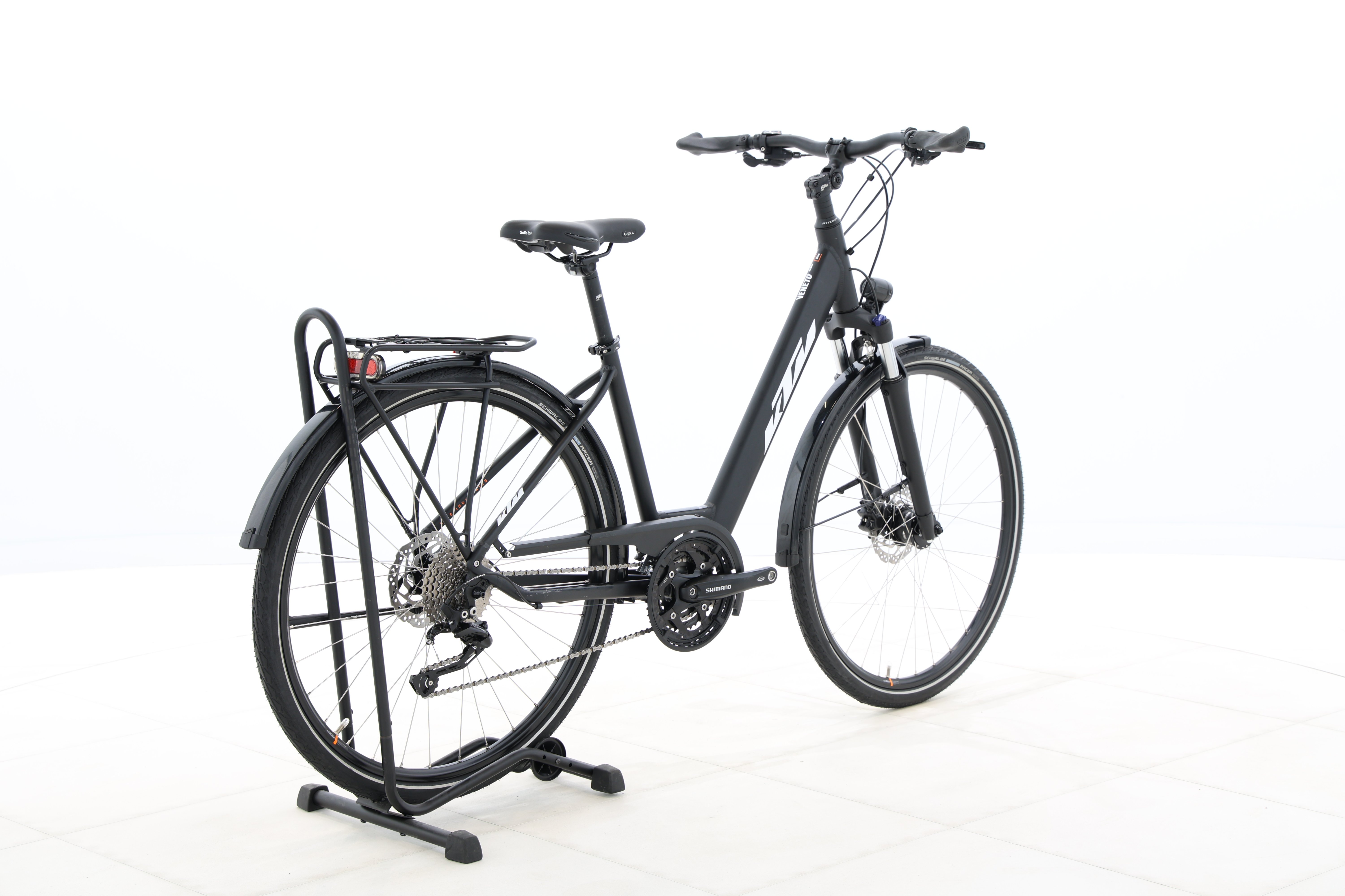 c4fa6f3a-e627-481e-af3f-810f71e56ca2