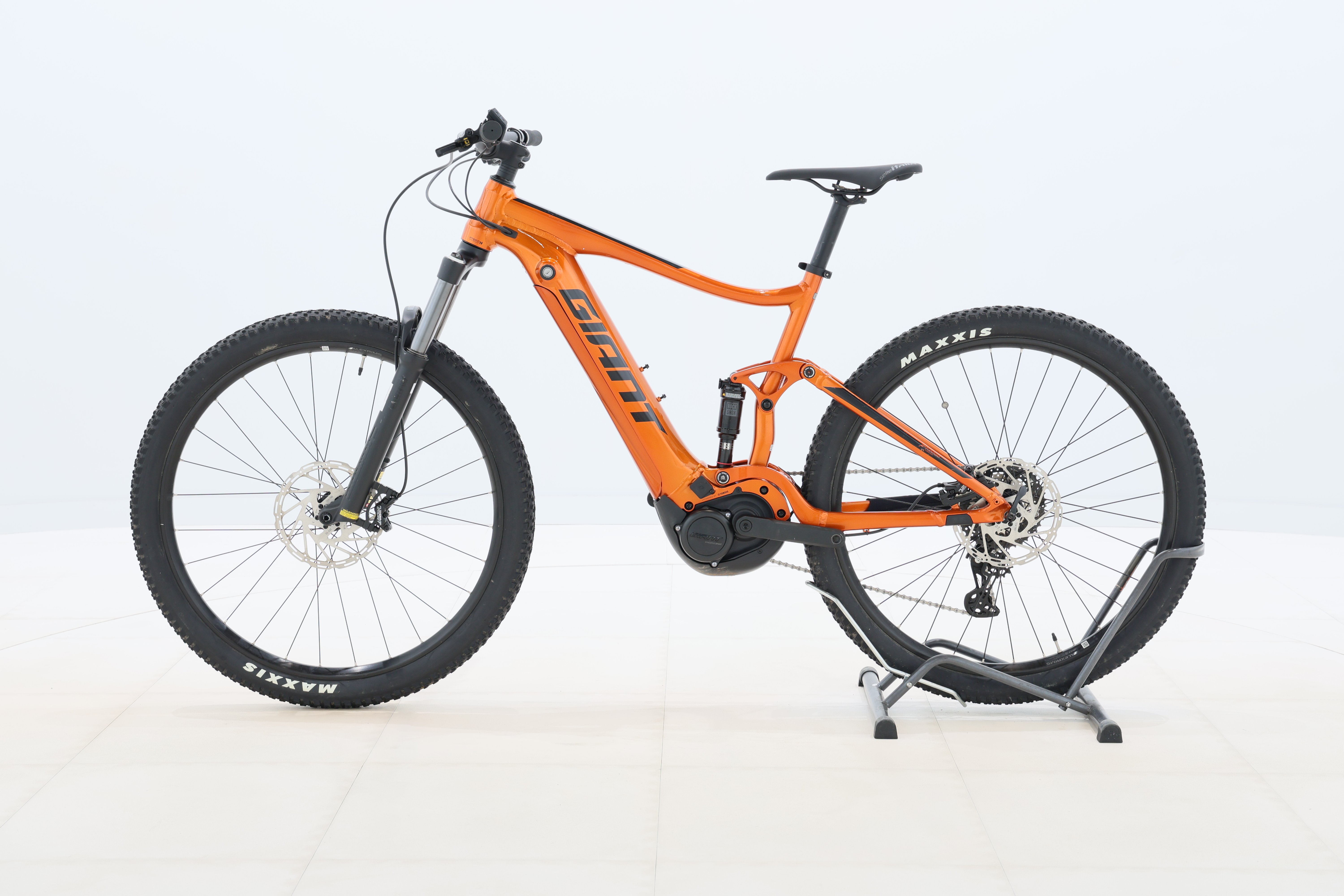 04ee30db-27f9-4b66-84d5-cea02b62fda6