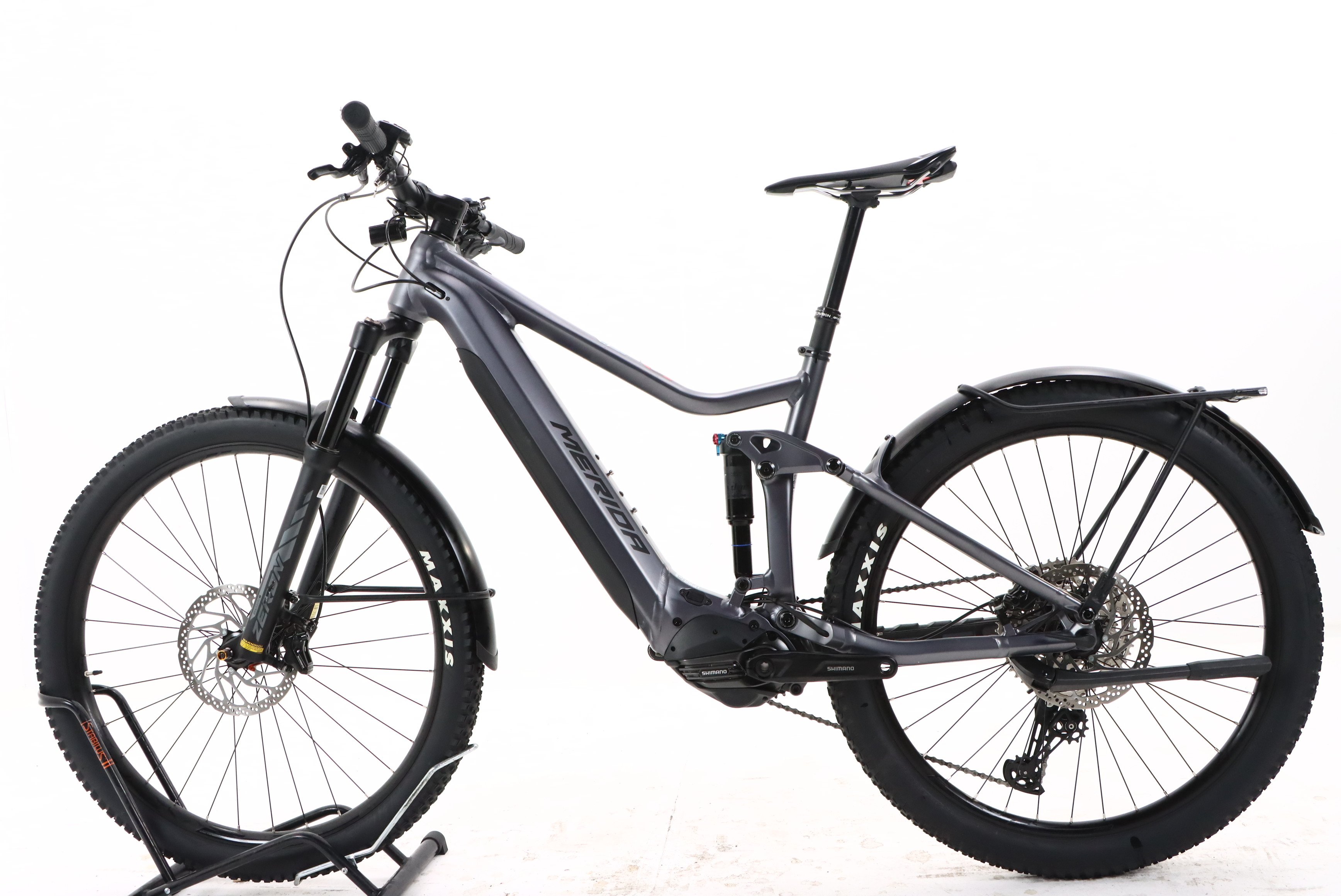 7bf93b90-9f56-4b1f-9c17-7b1a22d03df4