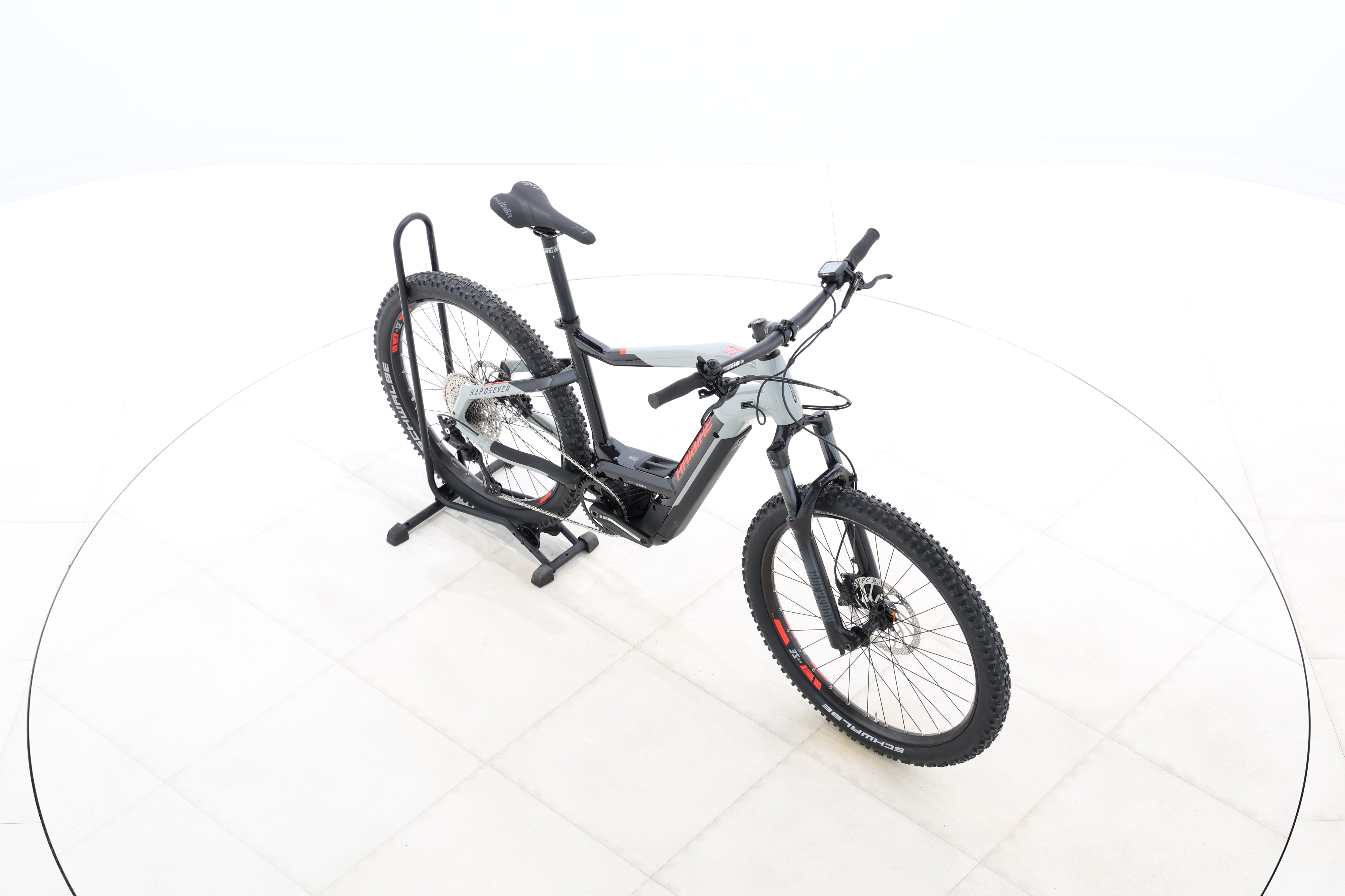 0c9b71d3-b2f9-4a46-a8dc-cfb8c8f5f98f