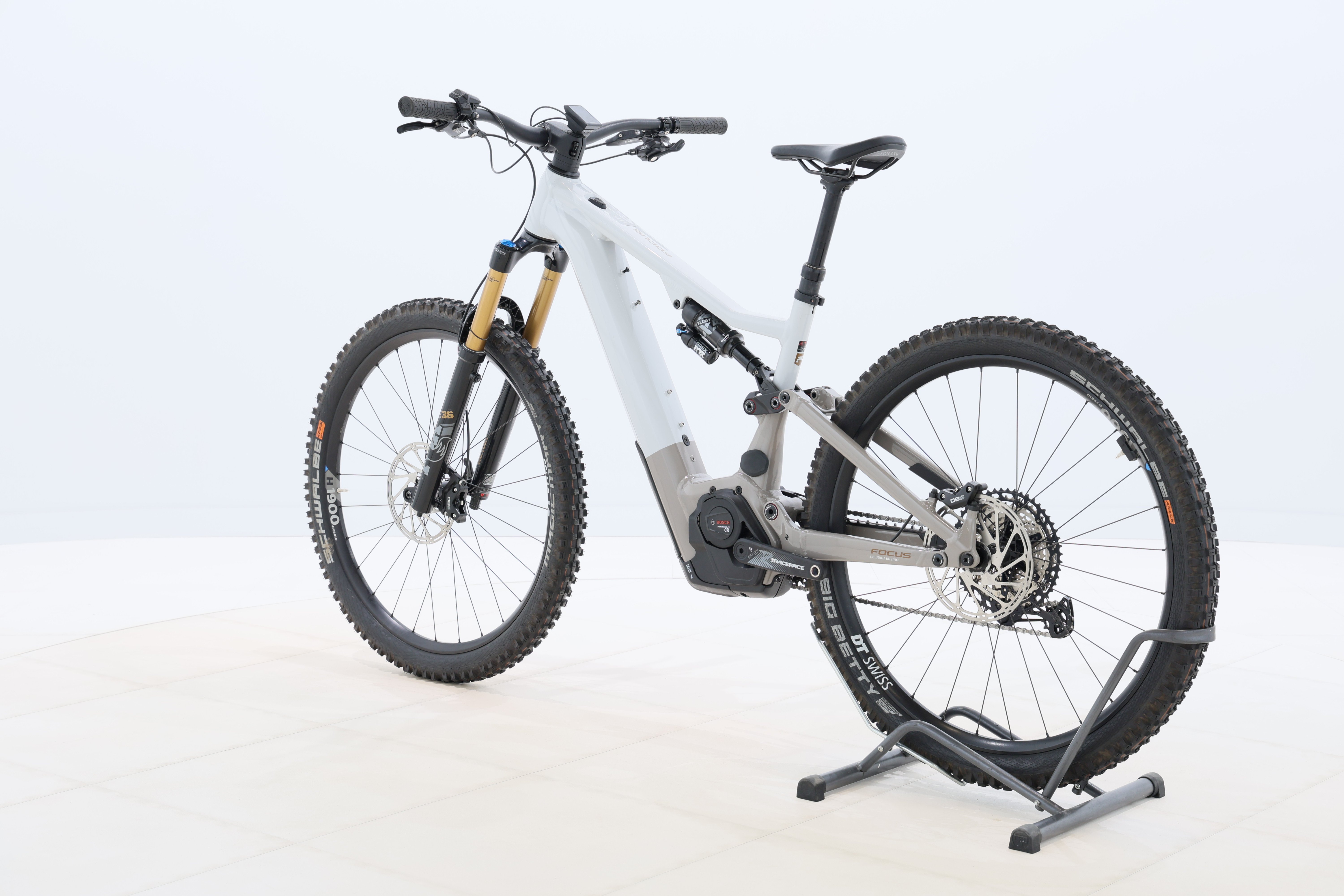 1e4a7676-1446-4c5e-9515-3c89a1aa434a